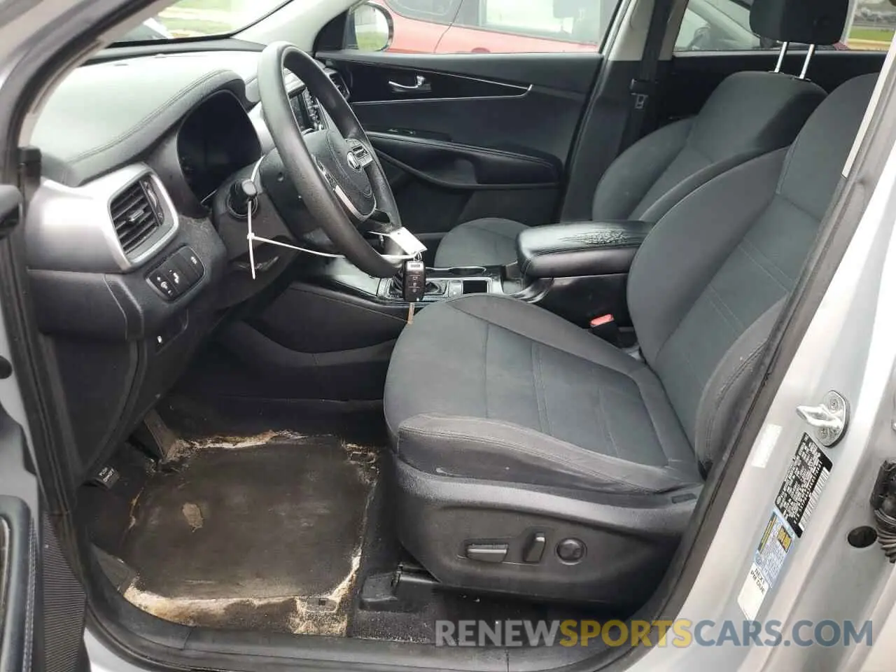 7 Photograph of a damaged car 5XYPG4A54KG570401 KIA SORENTO 2019
