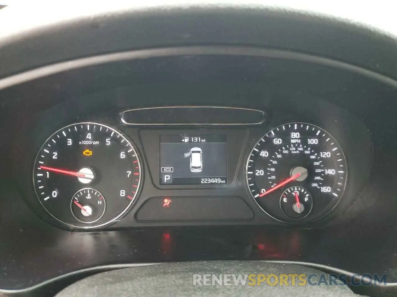 9 Photograph of a damaged car 5XYPG4A54KG570401 KIA SORENTO 2019