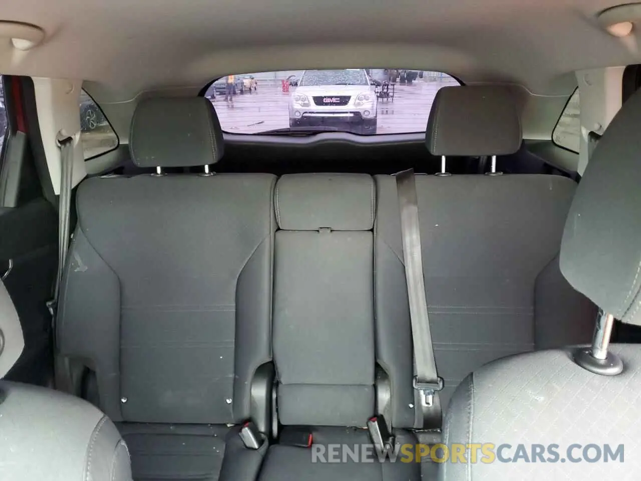 10 Photograph of a damaged car 5XYPG4A54KG576828 KIA SORENTO 2019