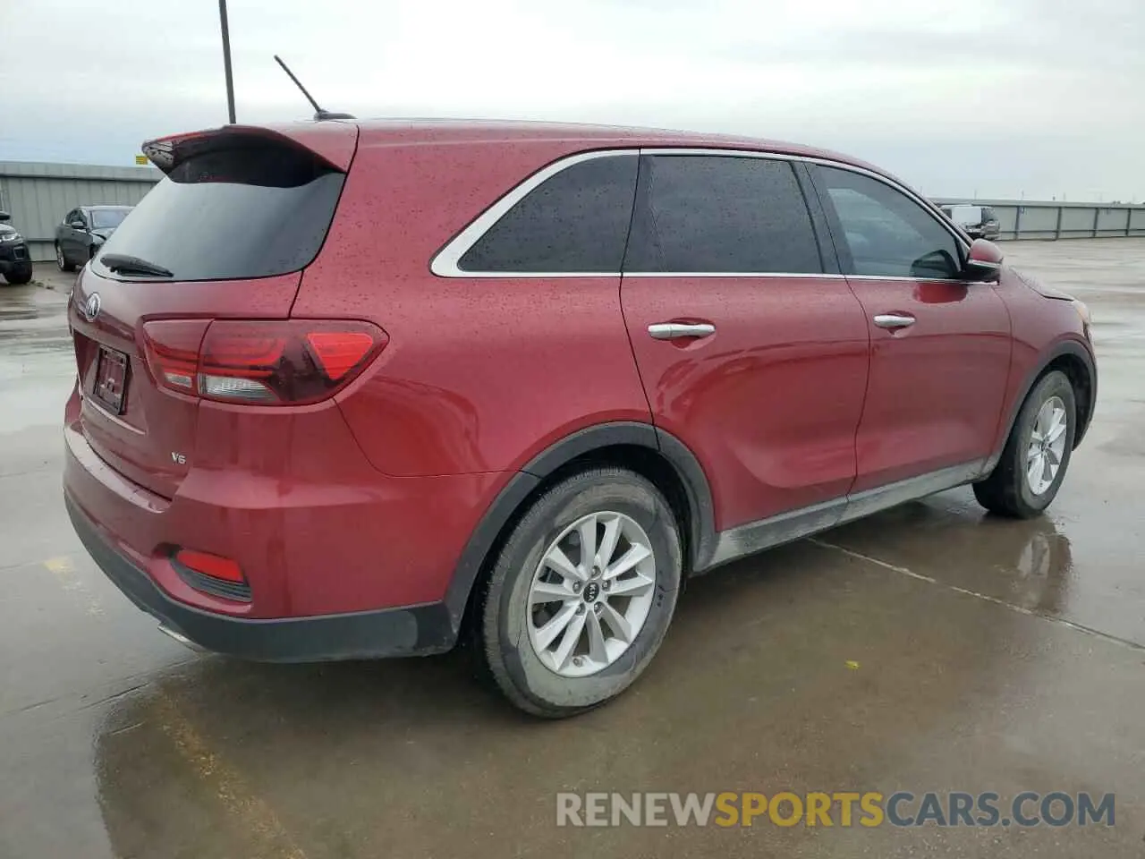3 Photograph of a damaged car 5XYPG4A54KG576828 KIA SORENTO 2019