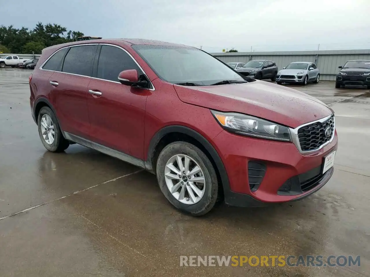 4 Photograph of a damaged car 5XYPG4A54KG576828 KIA SORENTO 2019