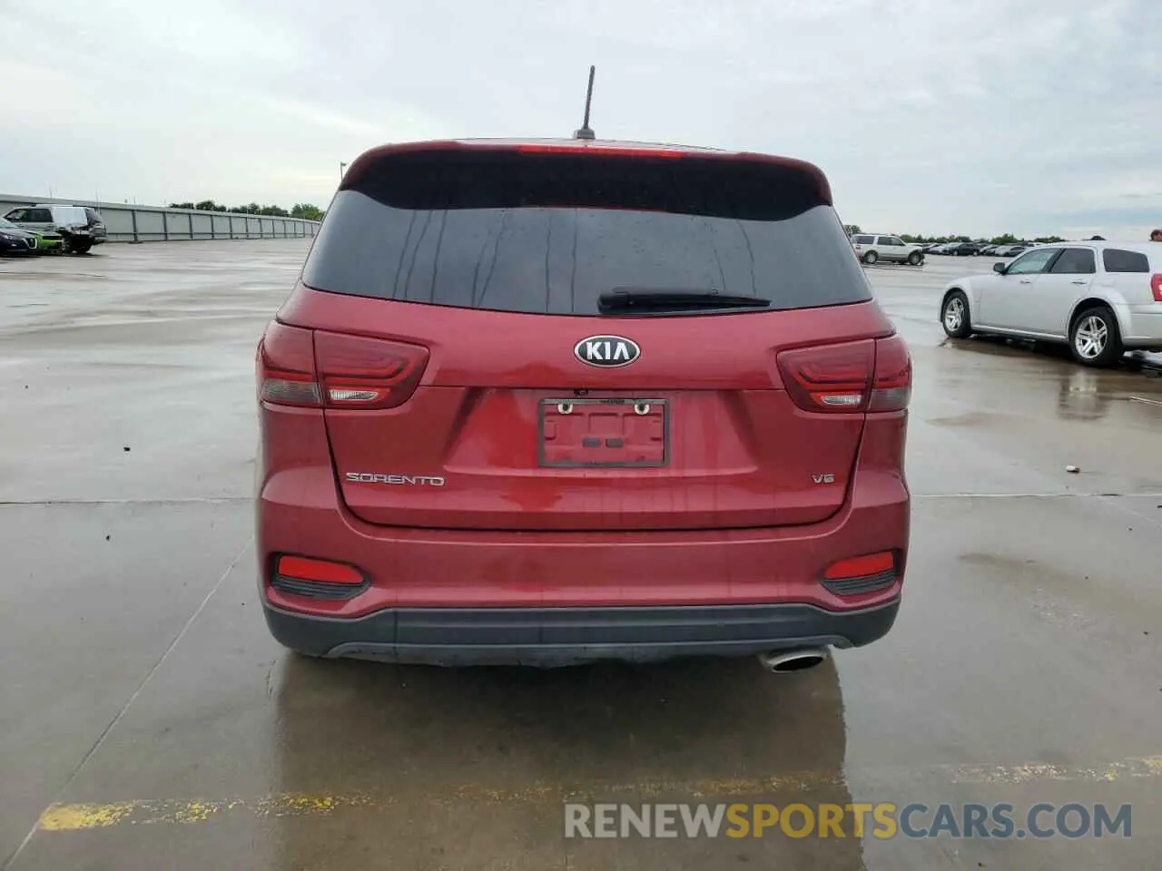 6 Photograph of a damaged car 5XYPG4A54KG576828 KIA SORENTO 2019