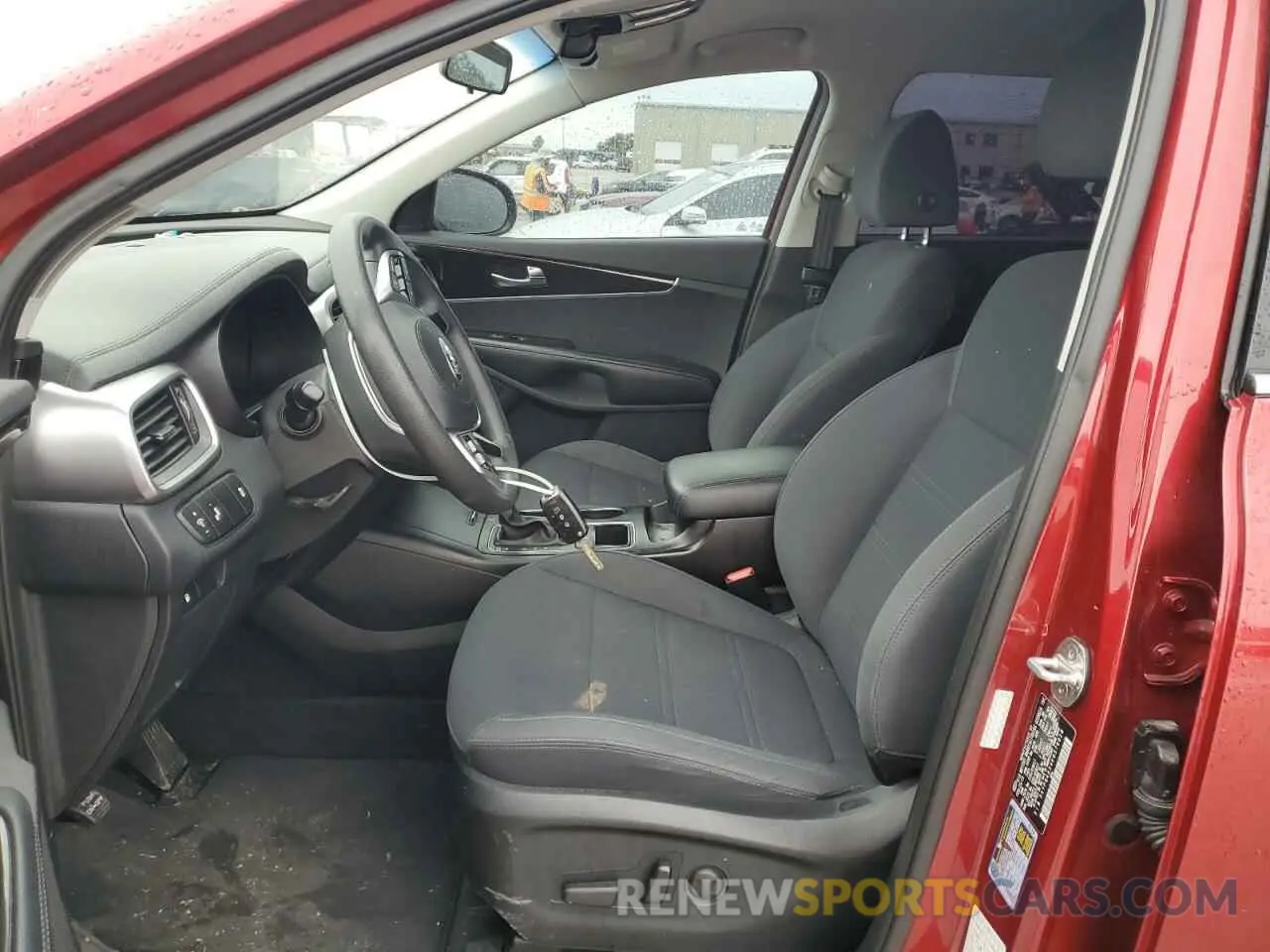 7 Photograph of a damaged car 5XYPG4A54KG576828 KIA SORENTO 2019