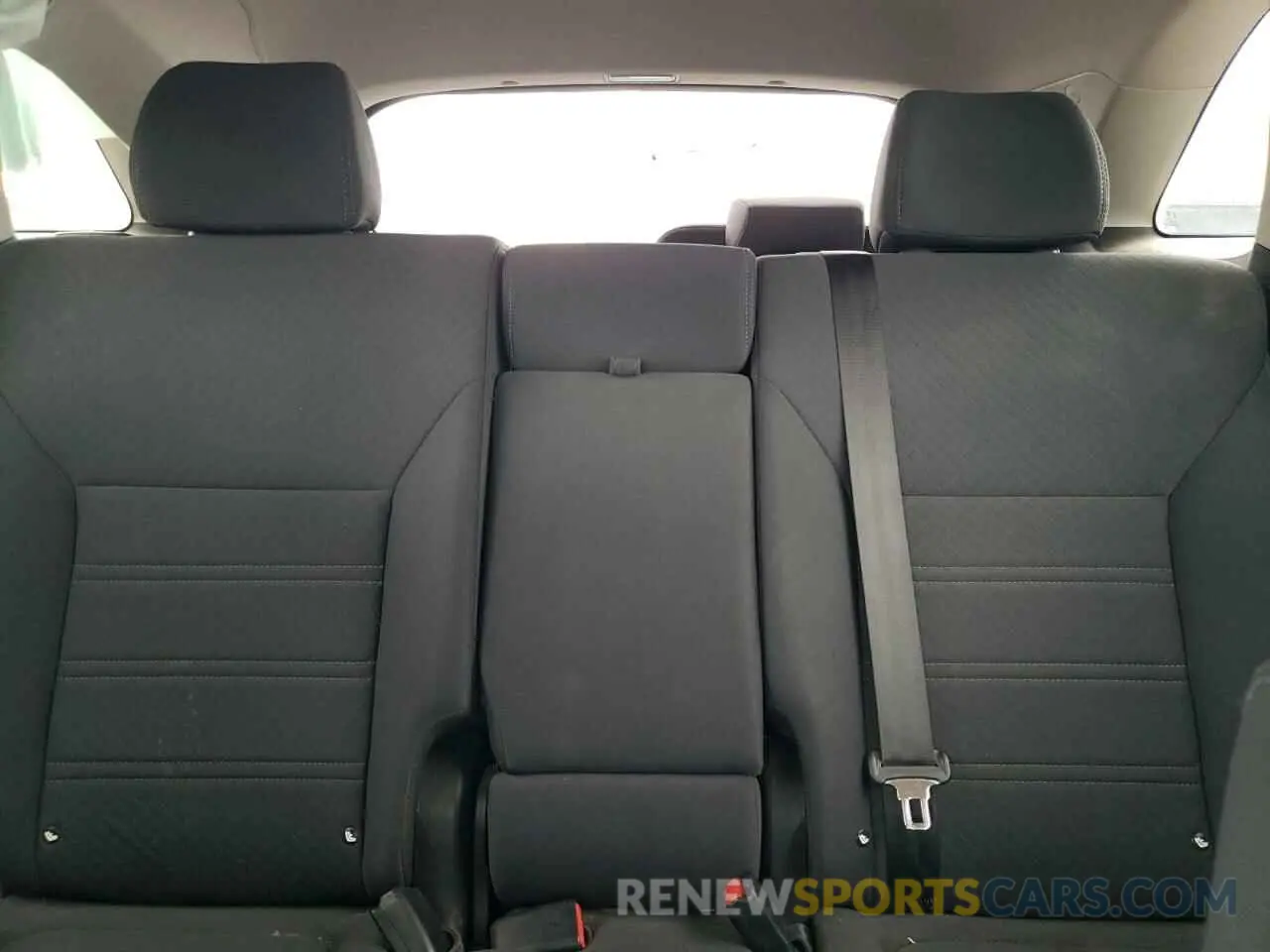 10 Photograph of a damaged car 5XYPG4A55KG490721 KIA SORENTO 2019
