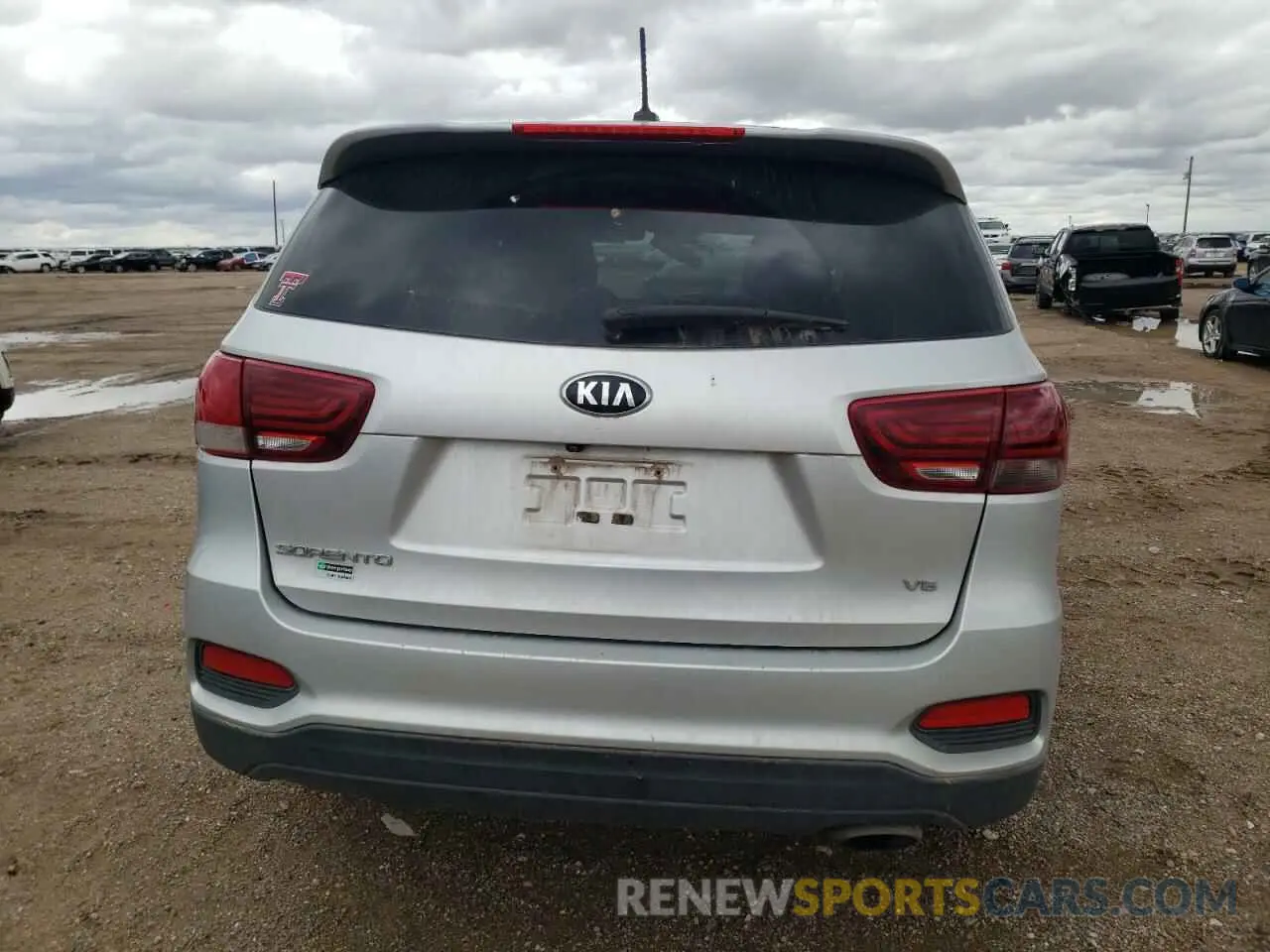 6 Photograph of a damaged car 5XYPG4A55KG490721 KIA SORENTO 2019