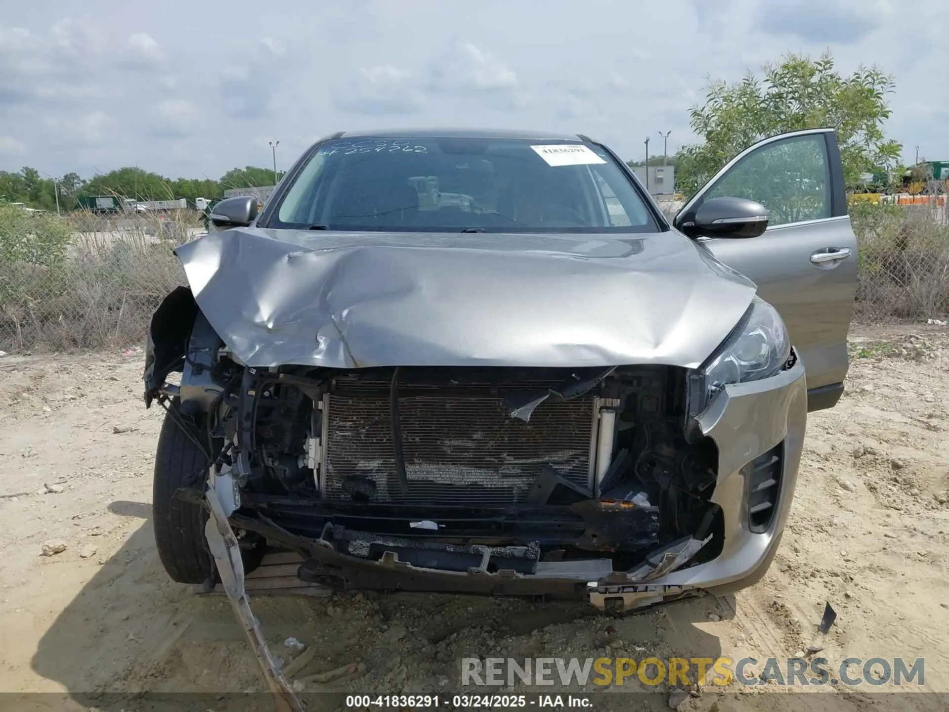 6 Photograph of a damaged car 5XYPG4A56KG467903 KIA SORENTO 2019