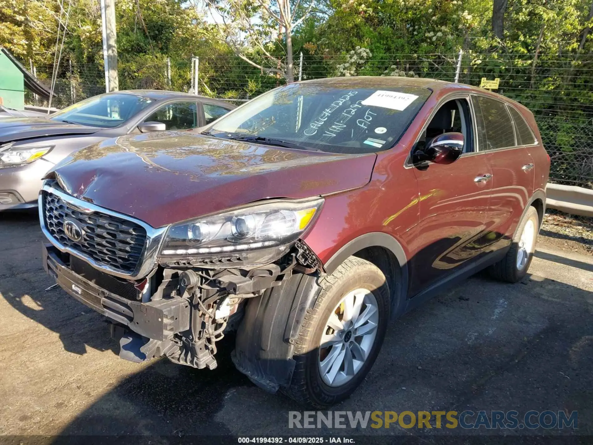 2 Photograph of a damaged car 5XYPG4A56KG481297 KIA SORENTO 2019
