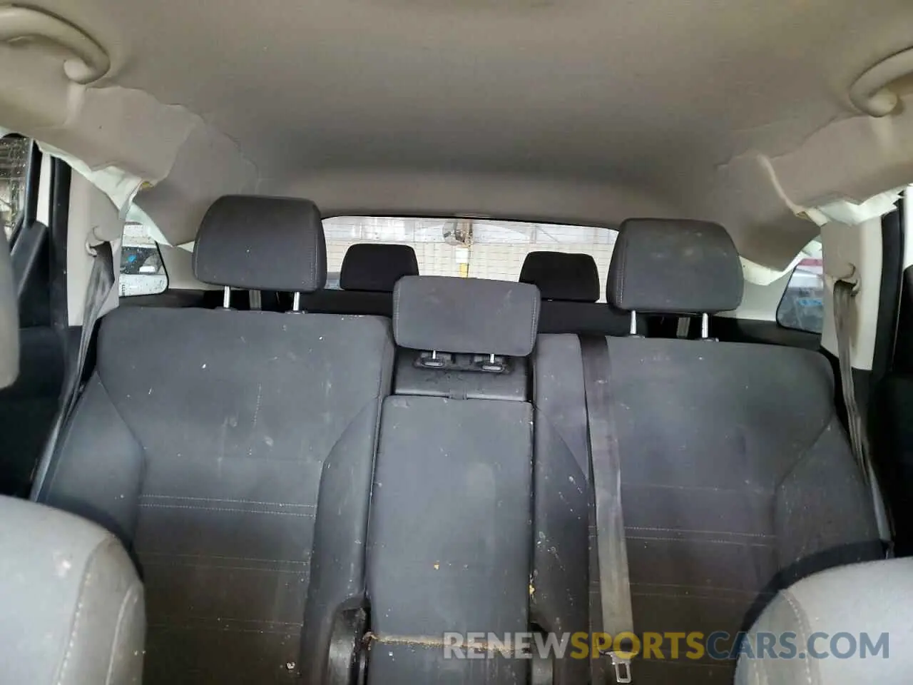 10 Photograph of a damaged car 5XYPG4A56KG481879 KIA SORENTO 2019