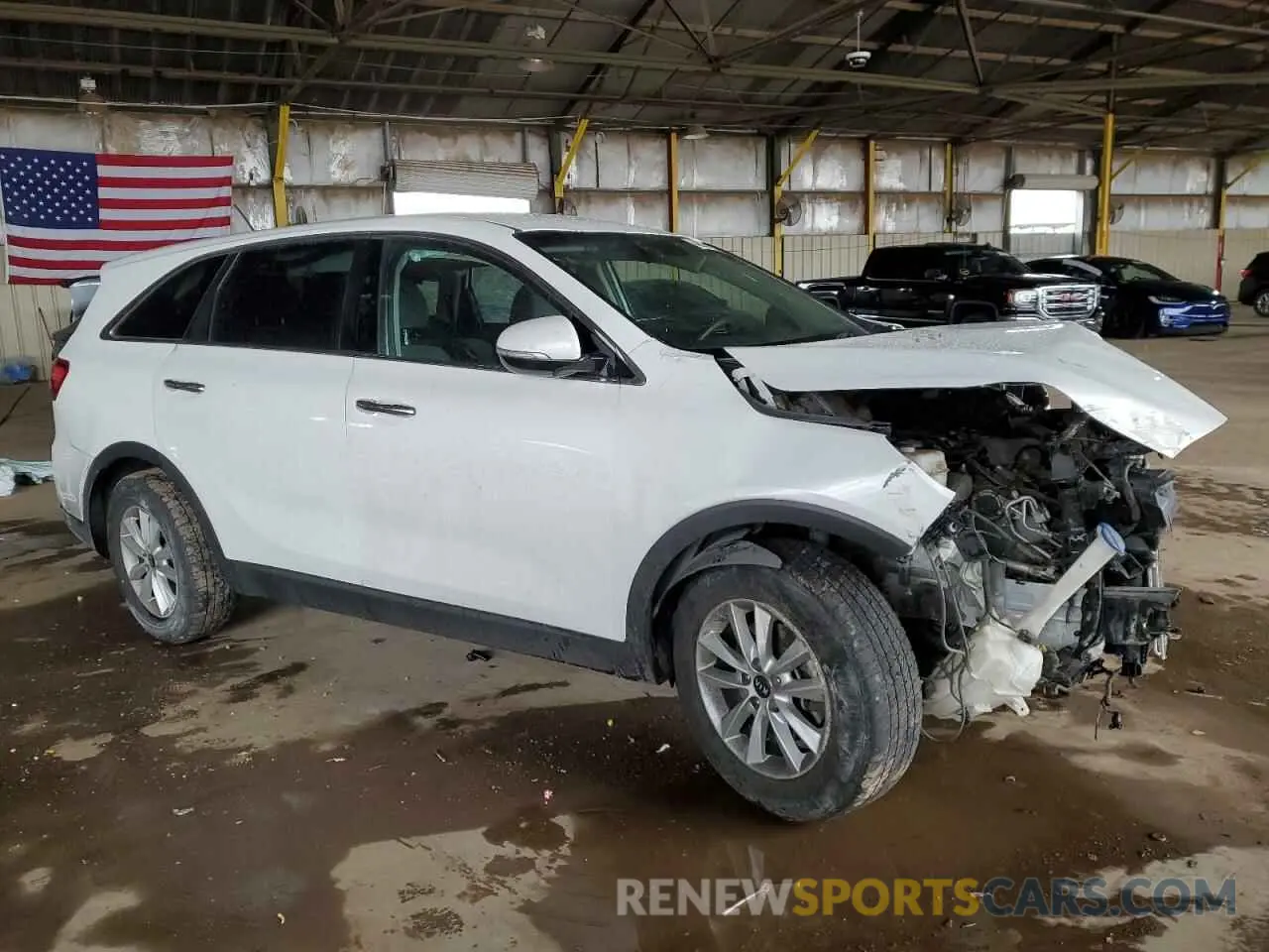 4 Photograph of a damaged car 5XYPG4A56KG481879 KIA SORENTO 2019