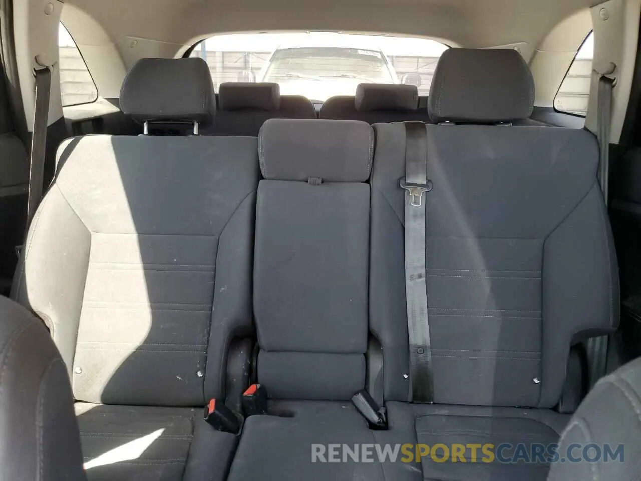 10 Photograph of a damaged car 5XYPG4A56KG490615 KIA SORENTO 2019