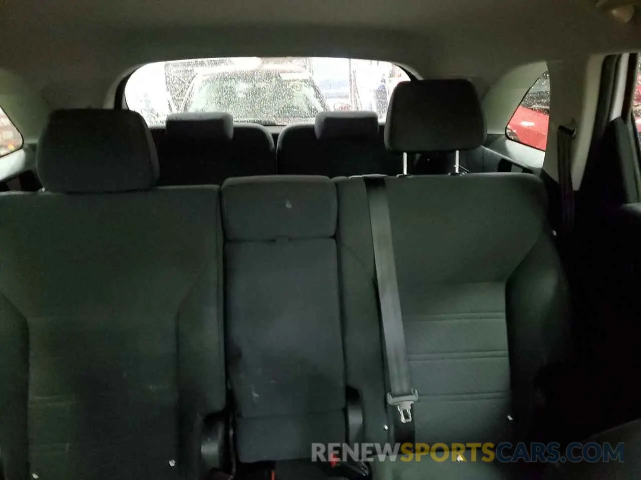 10 Photograph of a damaged car 5XYPG4A56KG558427 KIA SORENTO 2019