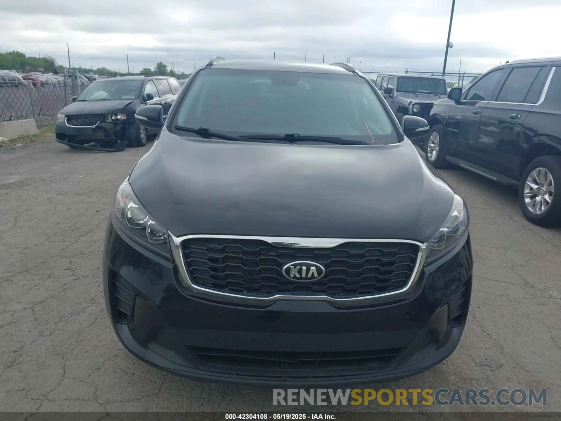 12 Photograph of a damaged car 5XYPG4A56KG598555 KIA SORENTO 2019