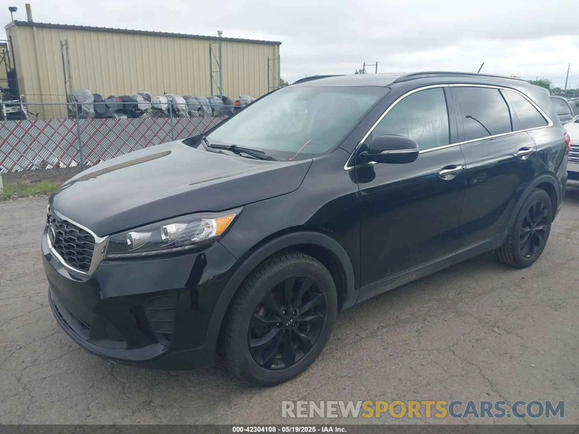 2 Photograph of a damaged car 5XYPG4A56KG598555 KIA SORENTO 2019