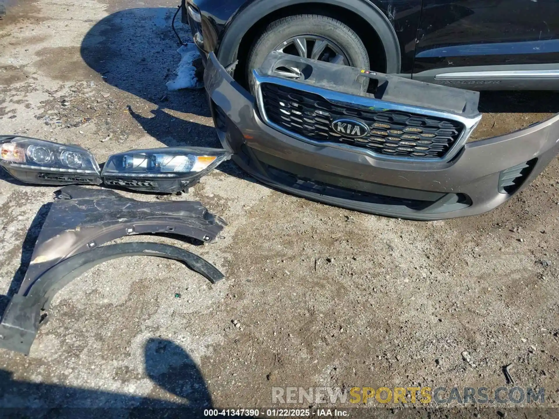 12 Photograph of a damaged car 5XYPG4A56KG600188 KIA SORENTO 2019