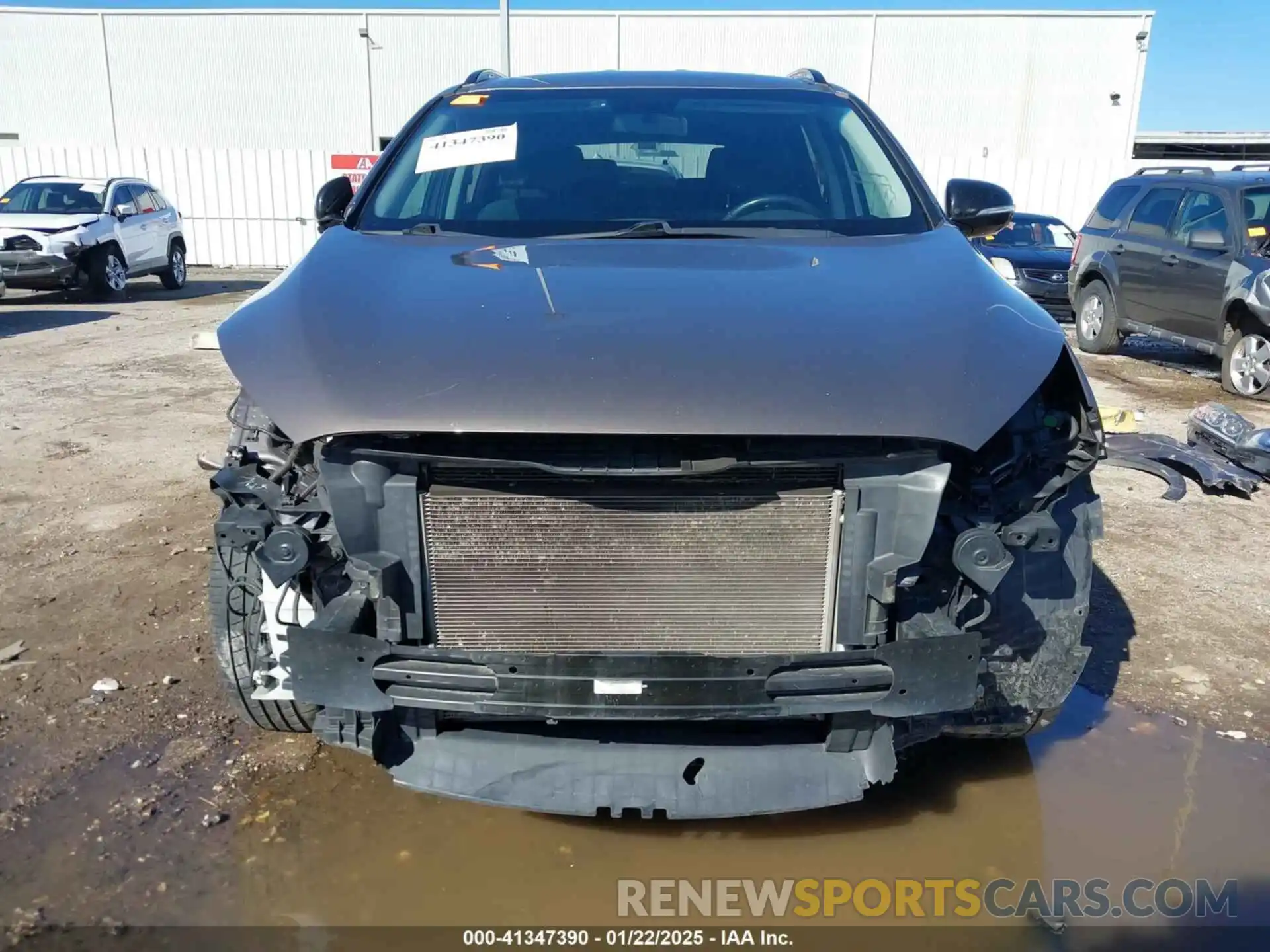 18 Photograph of a damaged car 5XYPG4A56KG600188 KIA SORENTO 2019