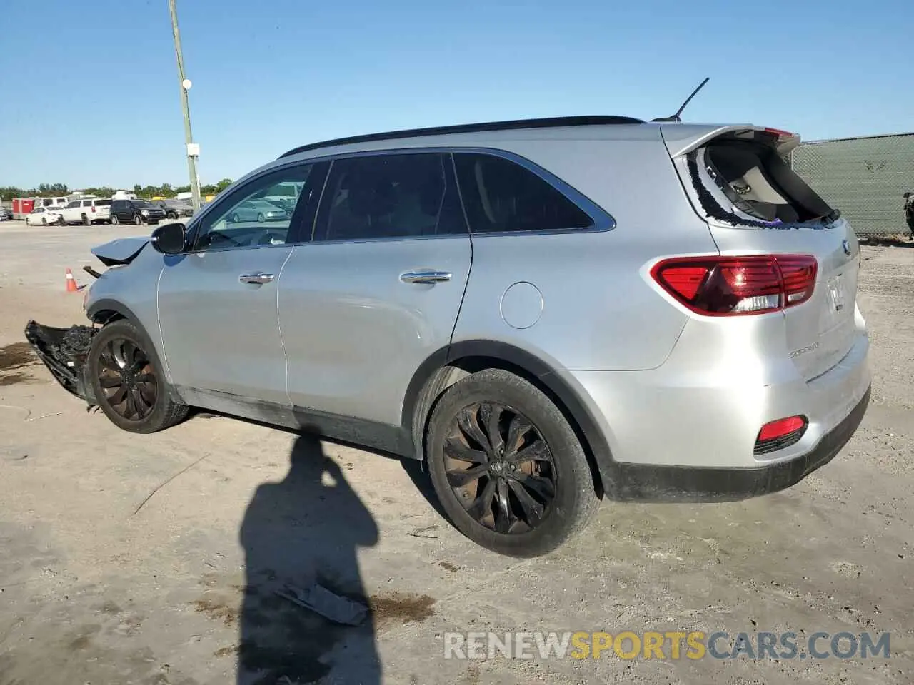 2 Photograph of a damaged car 5XYPG4A56KG600644 KIA SORENTO 2019