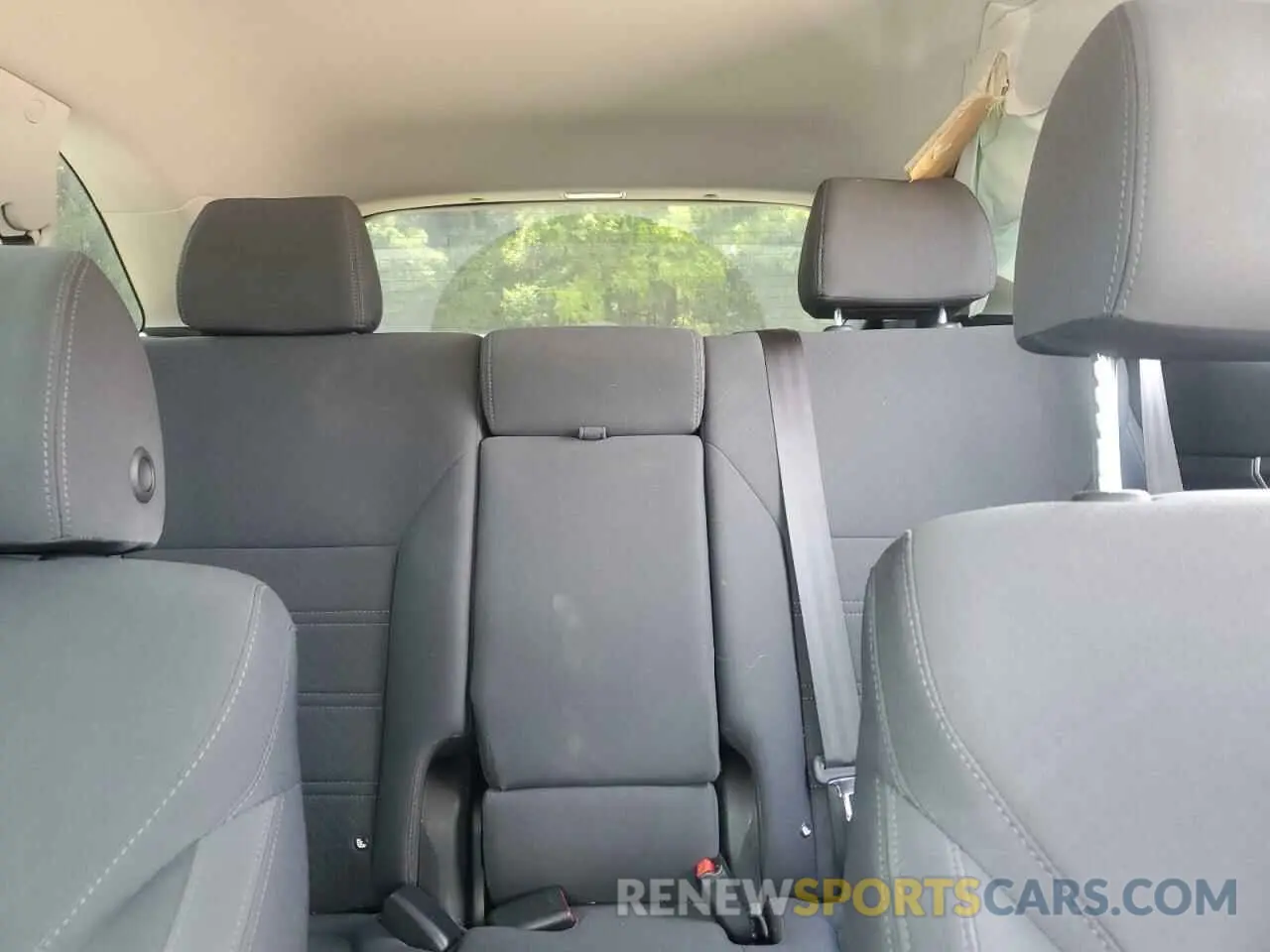 10 Photograph of a damaged car 5XYPG4A57KG462354 KIA SORENTO 2019