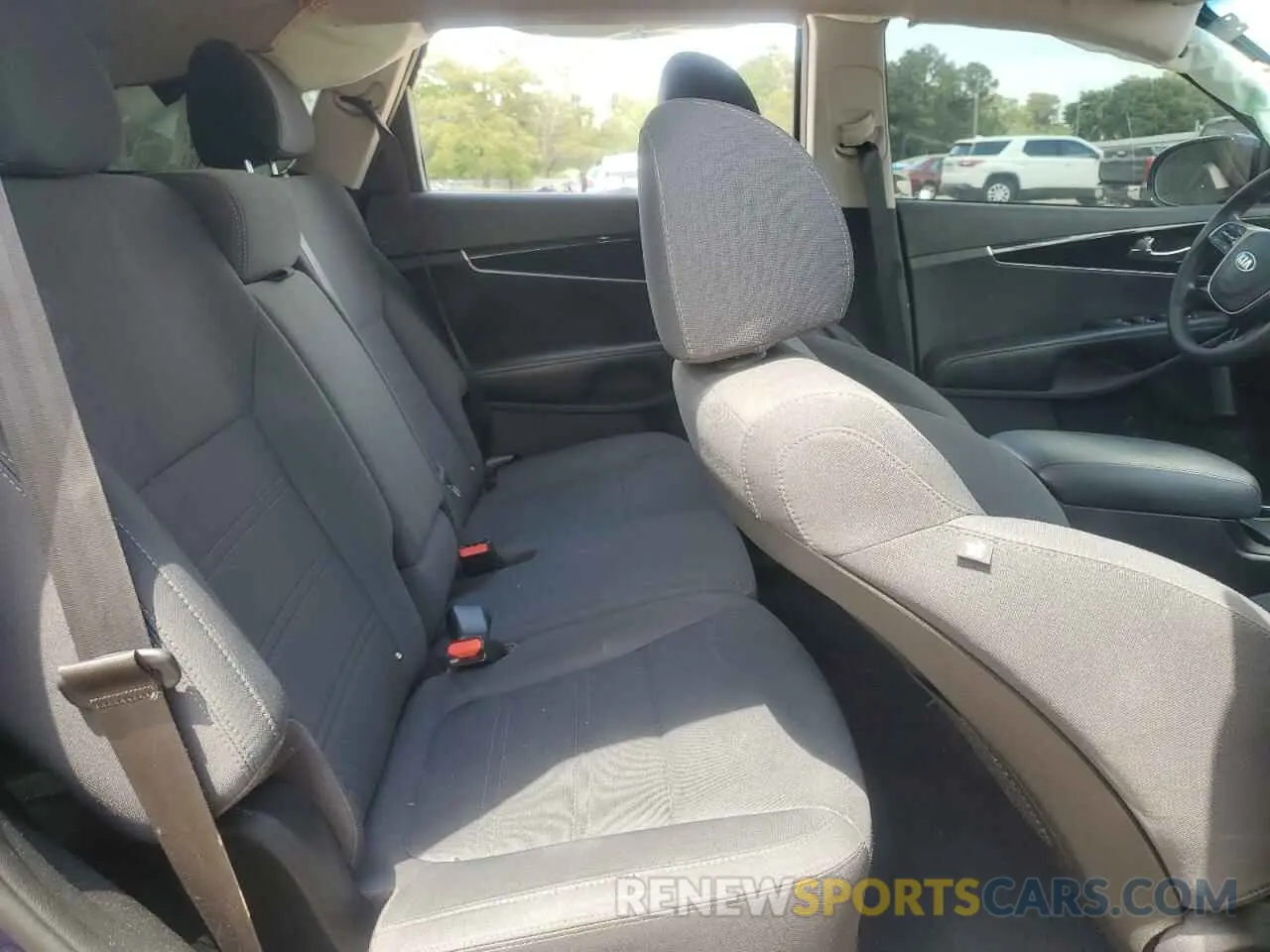 11 Photograph of a damaged car 5XYPG4A57KG462354 KIA SORENTO 2019