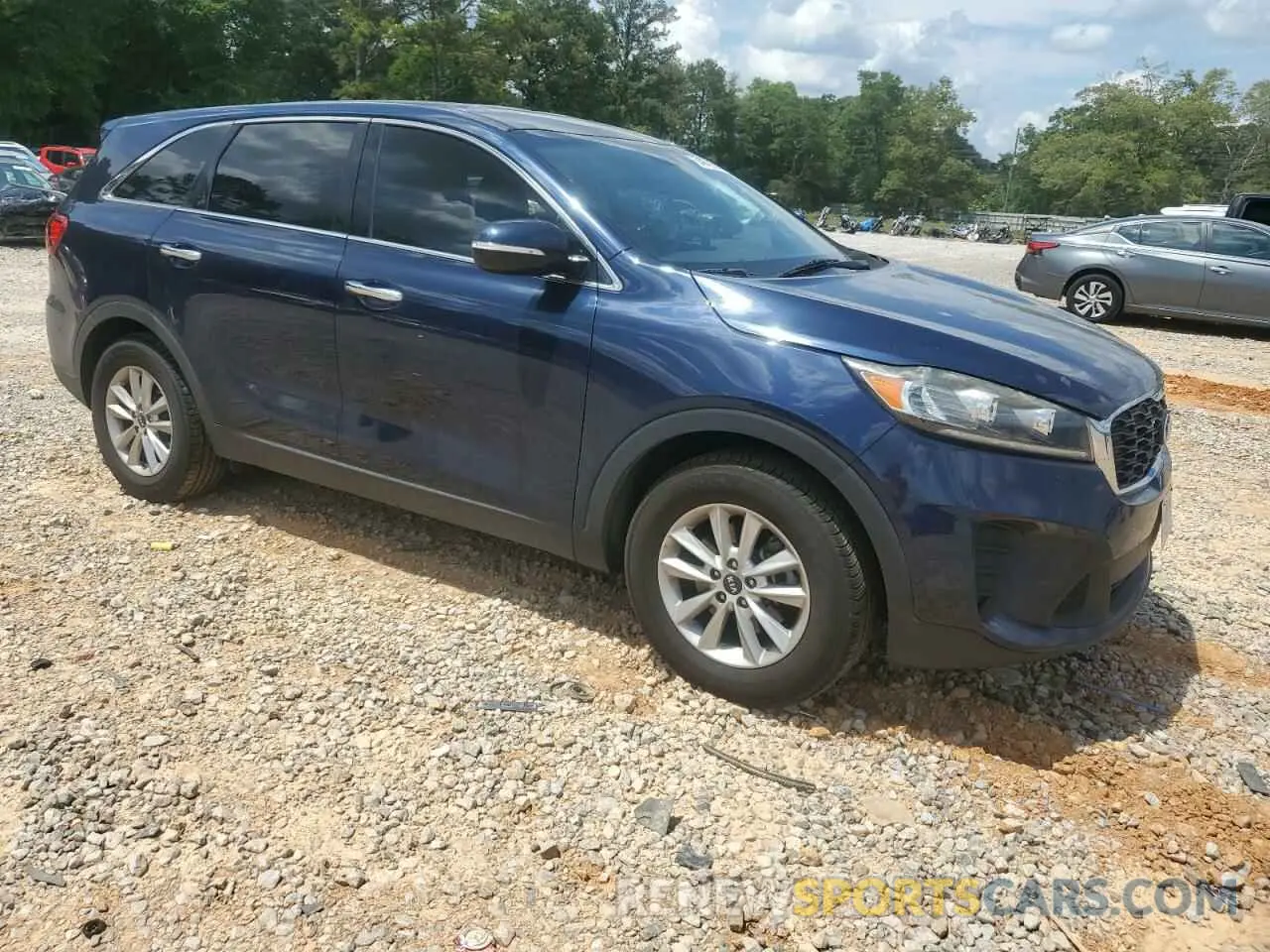 4 Photograph of a damaged car 5XYPG4A57KG462354 KIA SORENTO 2019
