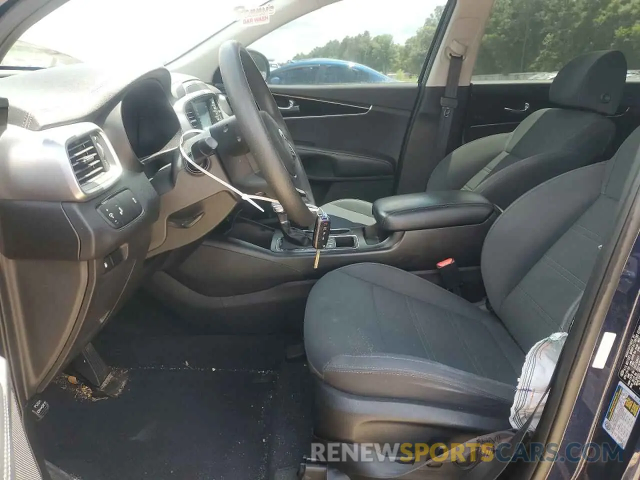 7 Photograph of a damaged car 5XYPG4A57KG462354 KIA SORENTO 2019