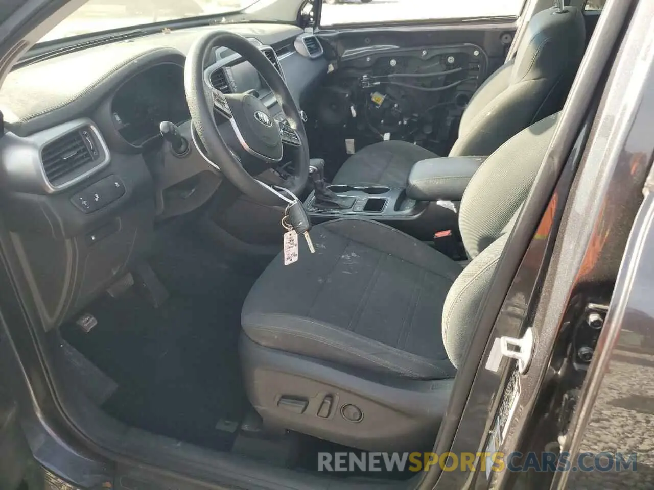 7 Photograph of a damaged car 5XYPG4A57KG482846 KIA SORENTO 2019