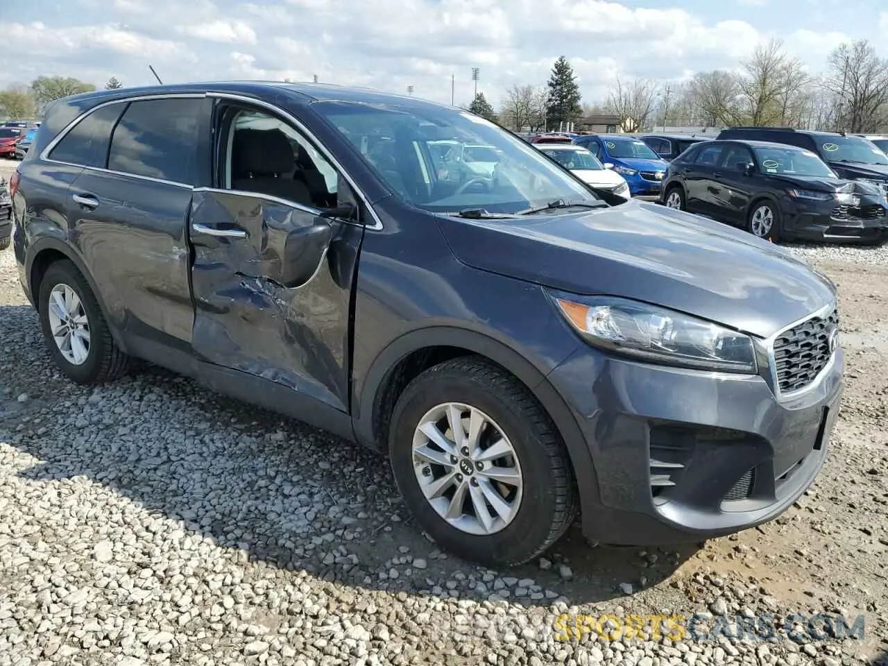 4 Photograph of a damaged car 5XYPG4A57KG486900 KIA SORENTO 2019