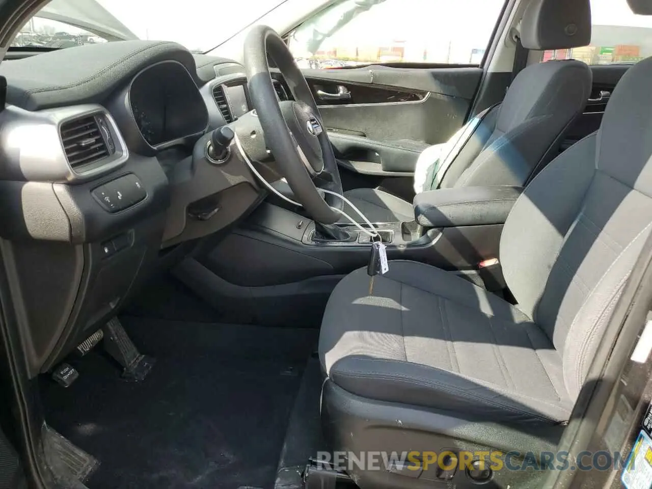 7 Photograph of a damaged car 5XYPG4A57KG486900 KIA SORENTO 2019