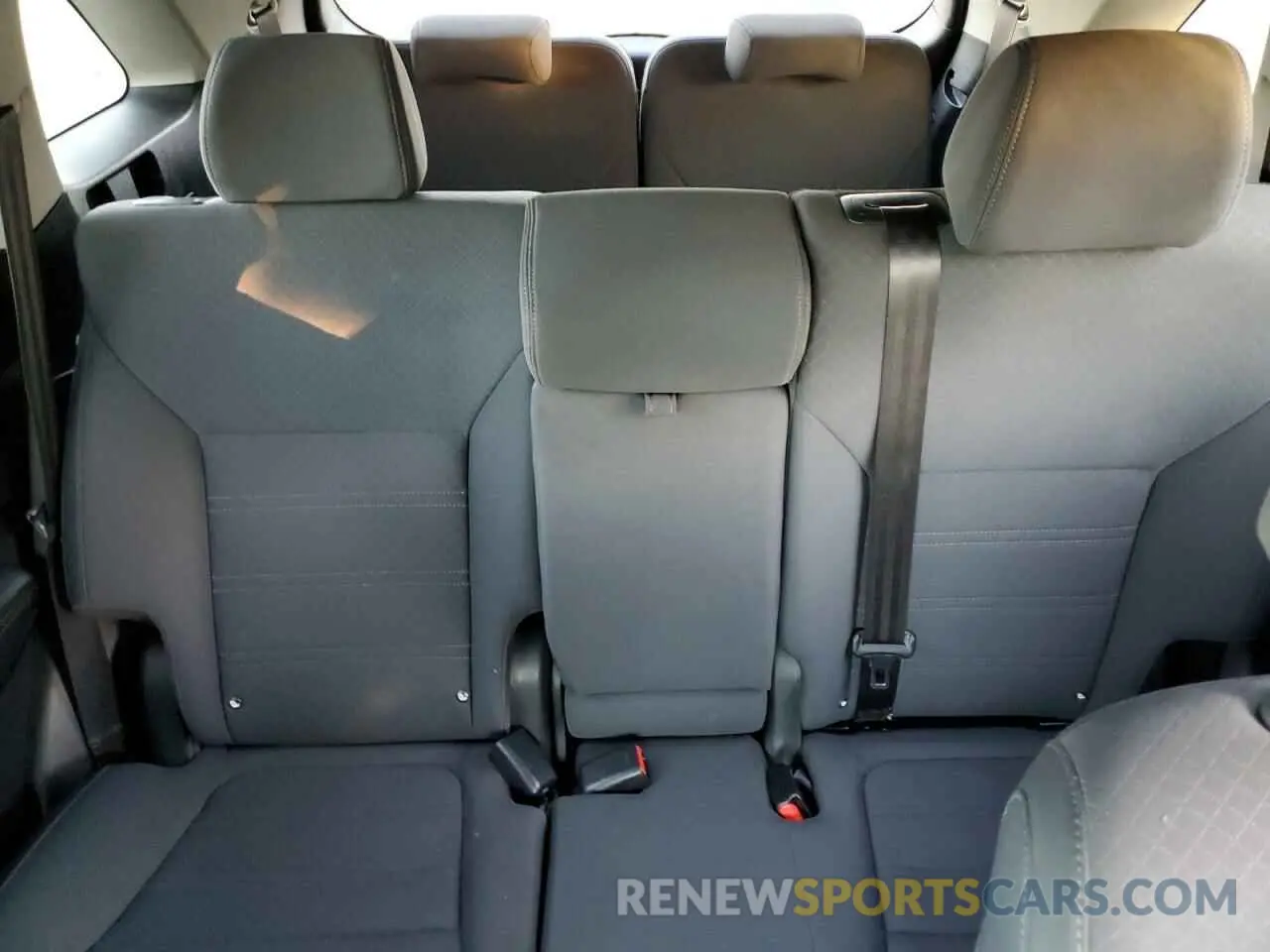 10 Photograph of a damaged car 5XYPG4A57KG599259 KIA SORENTO 2019