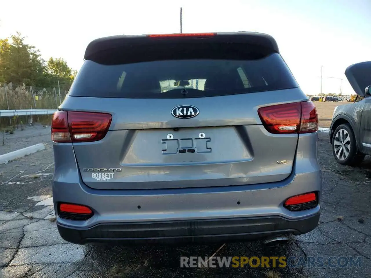 6 Photograph of a damaged car 5XYPG4A57KG599259 KIA SORENTO 2019