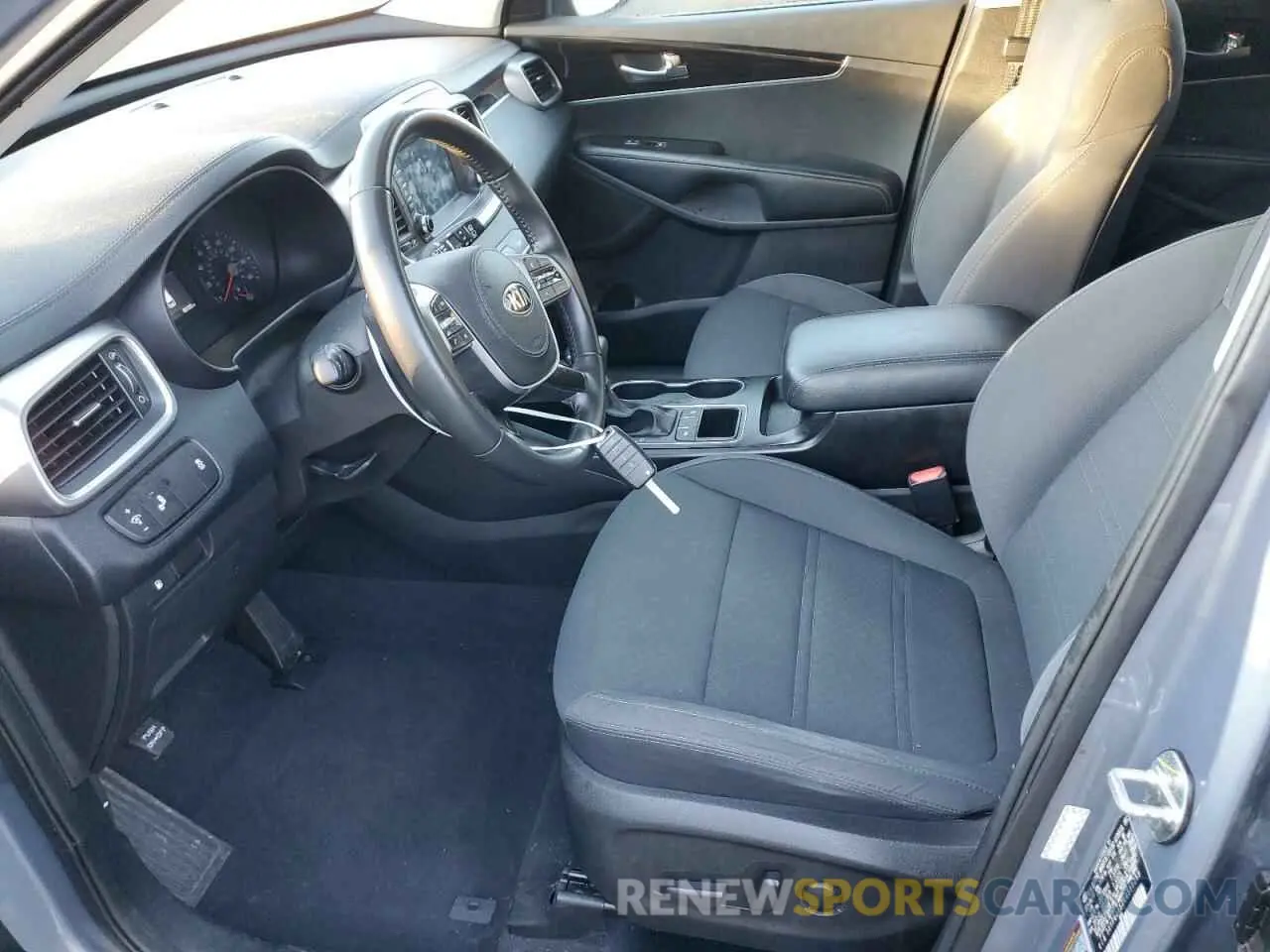 7 Photograph of a damaged car 5XYPG4A57KG599259 KIA SORENTO 2019