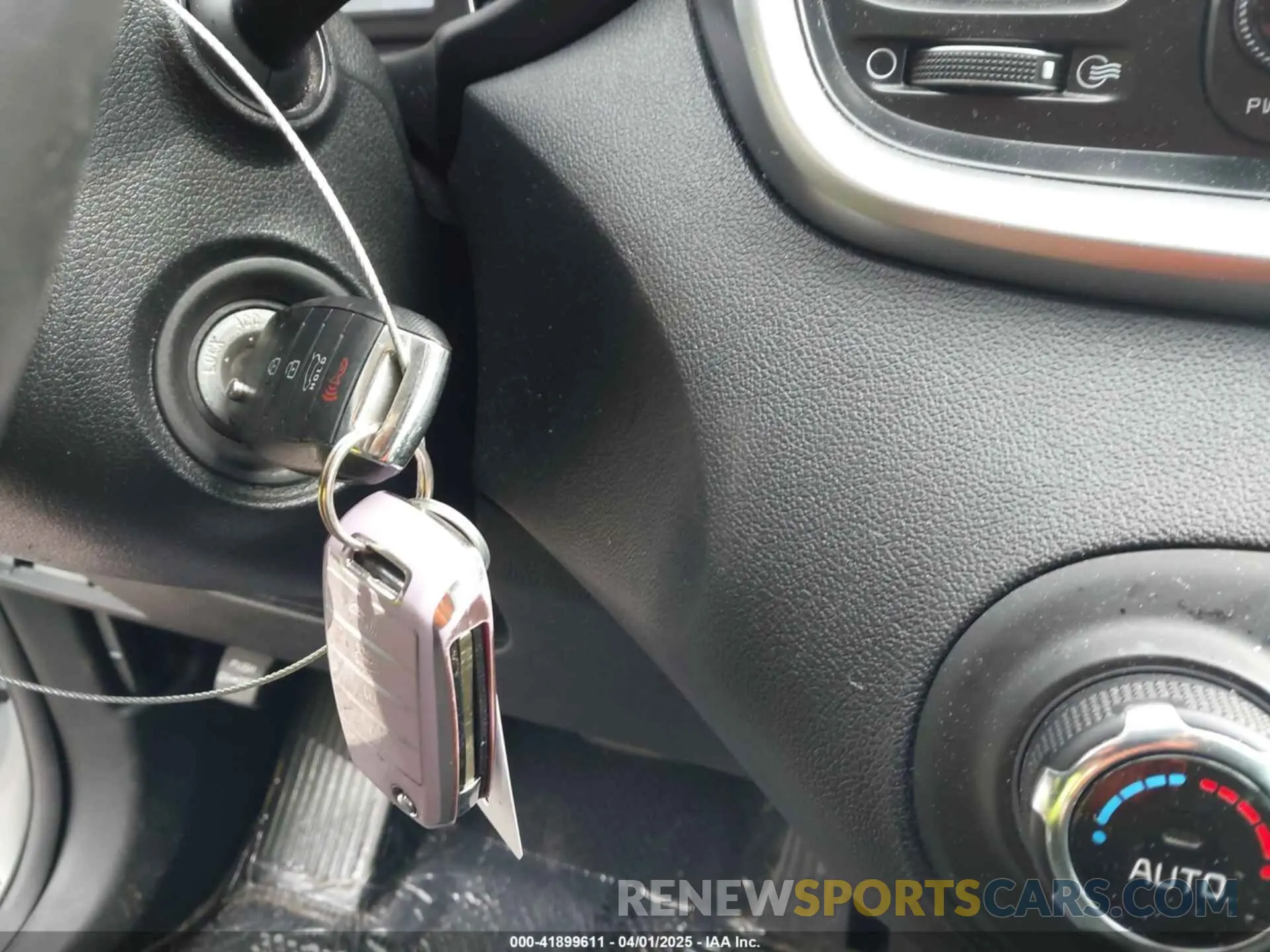 11 Photograph of a damaged car 5XYPG4A57KG605108 KIA SORENTO 2019