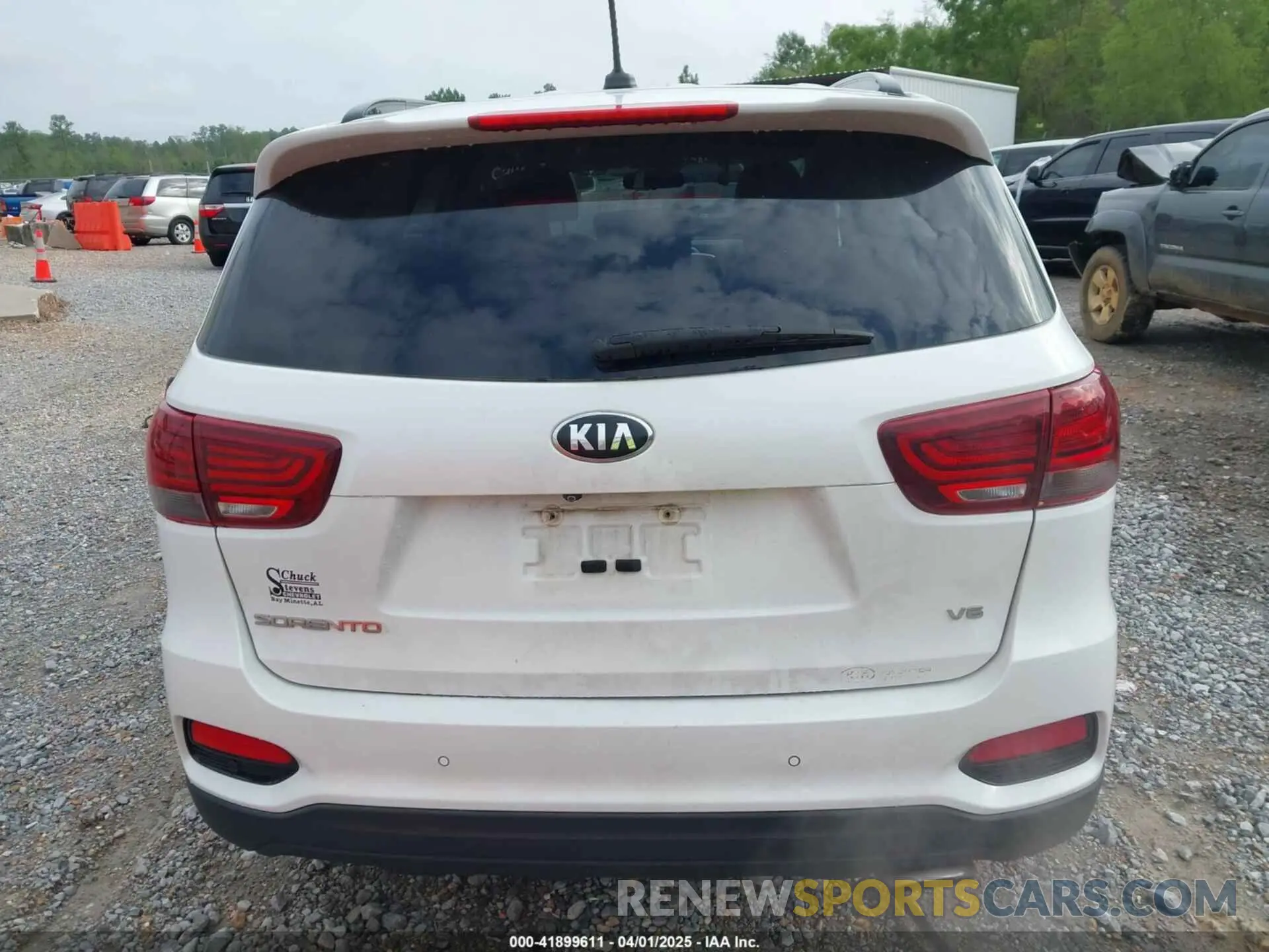 16 Photograph of a damaged car 5XYPG4A57KG605108 KIA SORENTO 2019