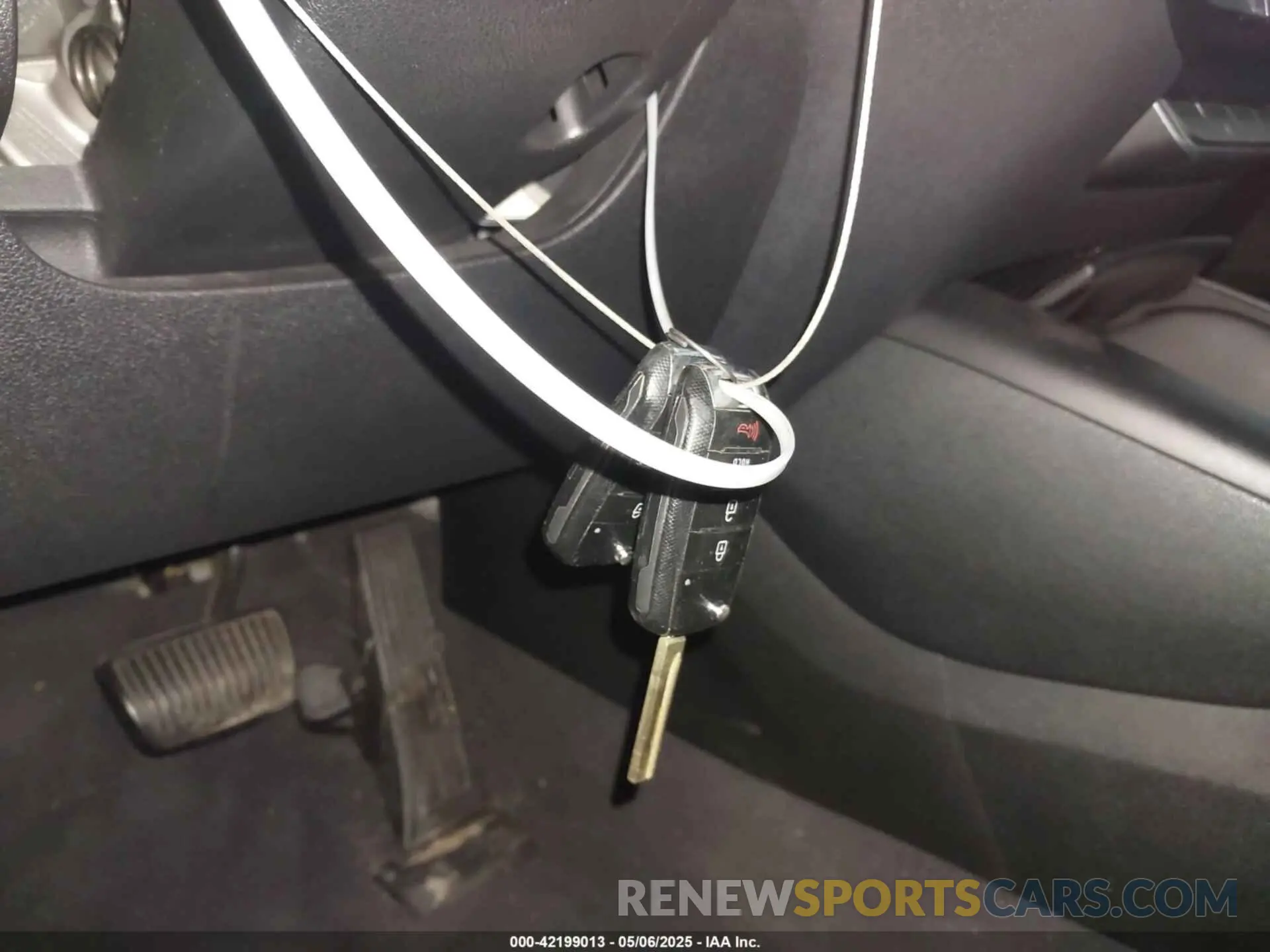 11 Photograph of a damaged car 5XYPG4A57KG609790 KIA SORENTO 2019