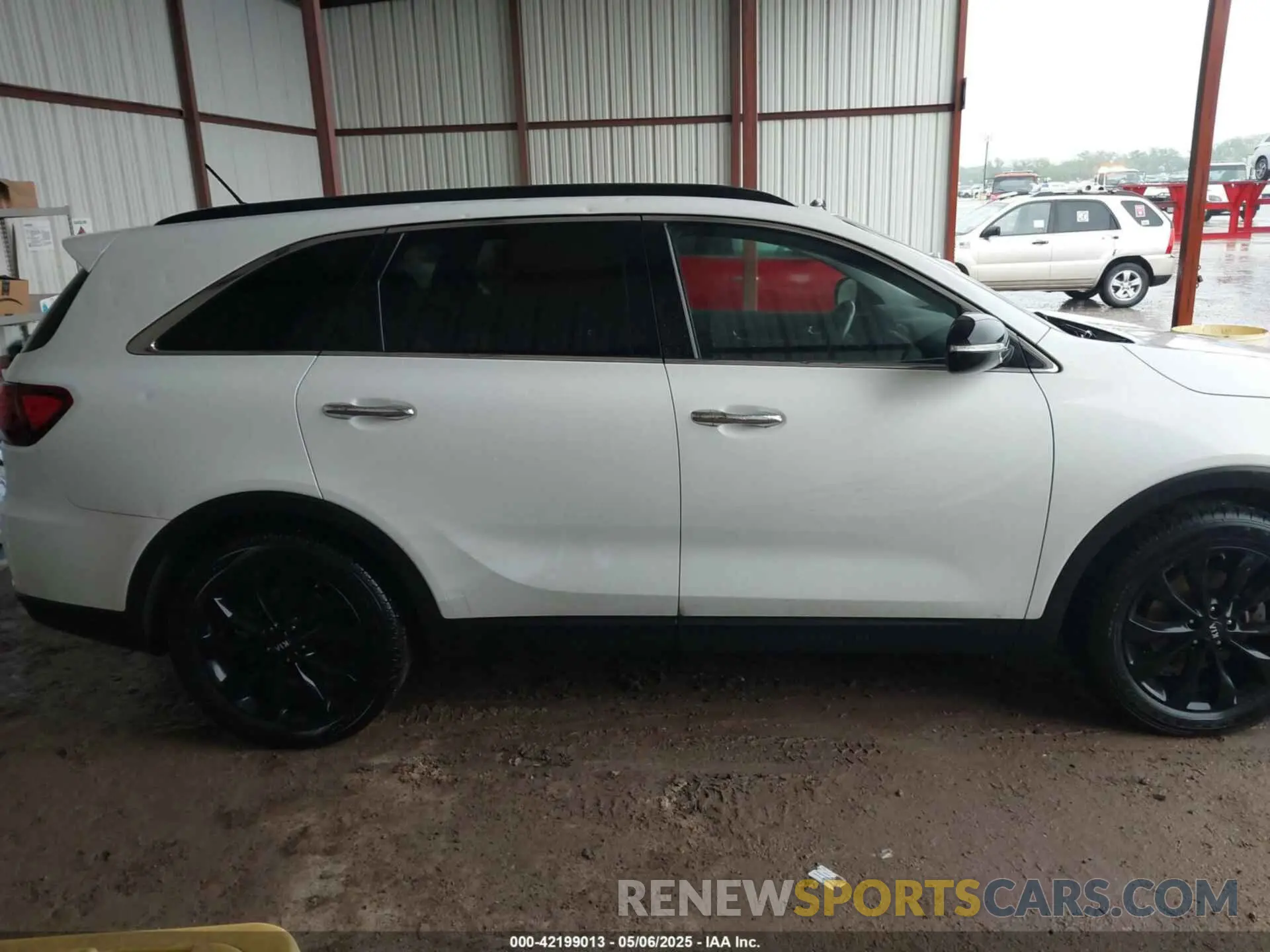 13 Photograph of a damaged car 5XYPG4A57KG609790 KIA SORENTO 2019