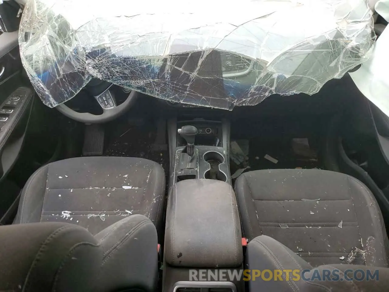 8 Photograph of a damaged car 5XYPG4A58KG483570 KIA SORENTO 2019