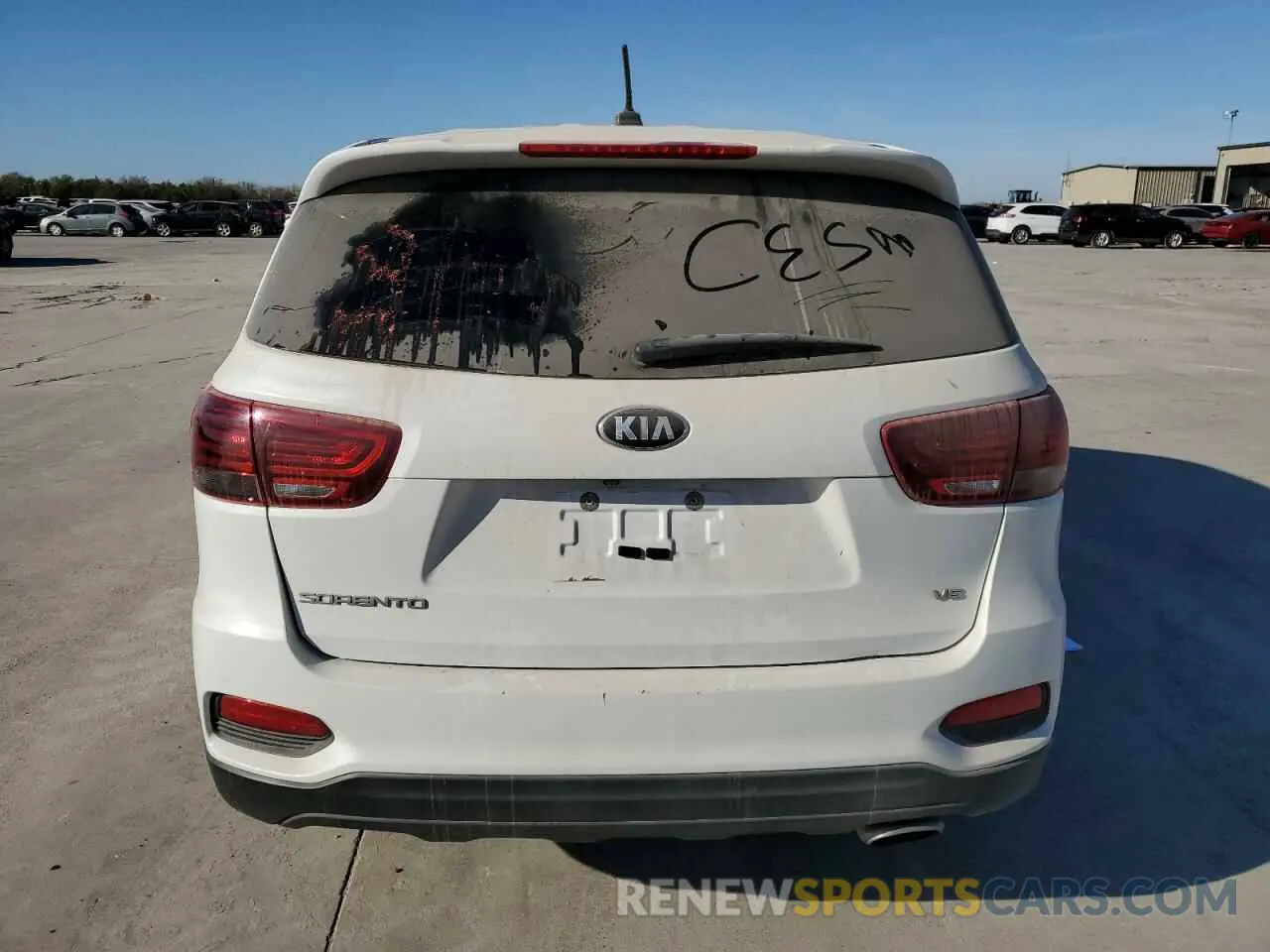 6 Photograph of a damaged car 5XYPG4A58KG561278 KIA SORENTO 2019