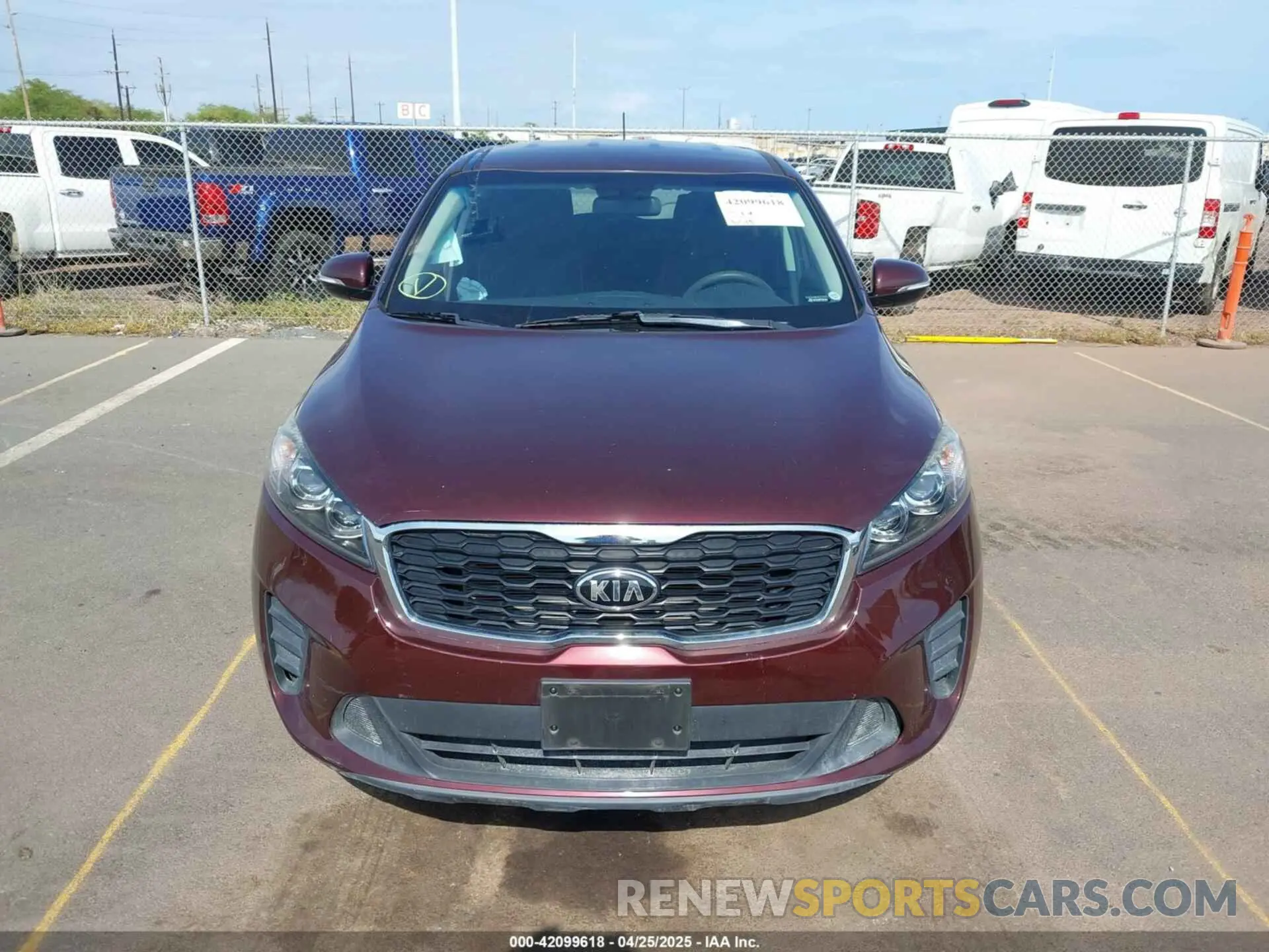 12 Photograph of a damaged car 5XYPG4A58KG565461 KIA SORENTO 2019