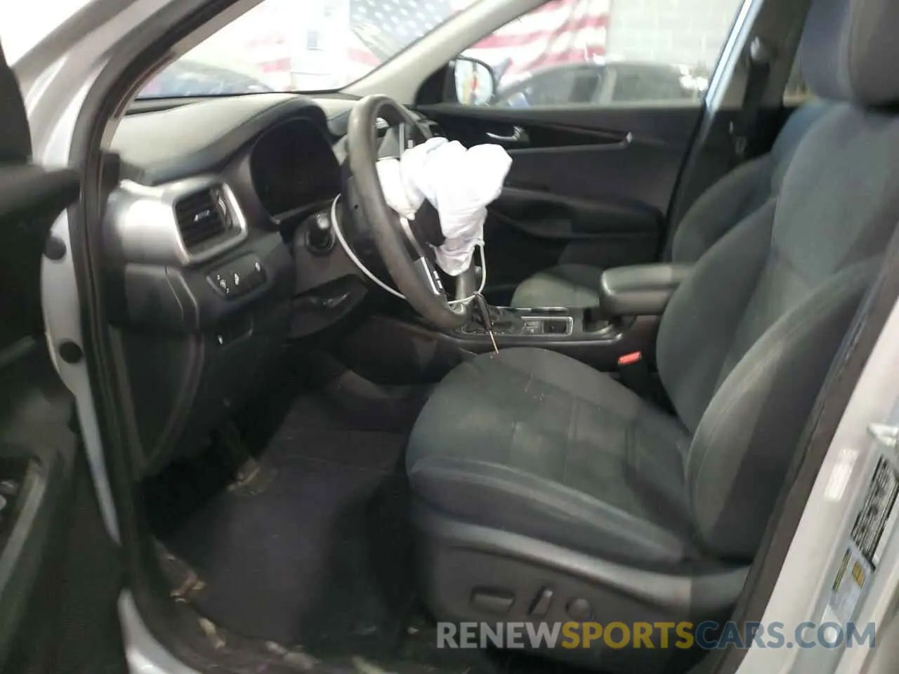 7 Photograph of a damaged car 5XYPG4A58KG580316 KIA SORENTO 2019