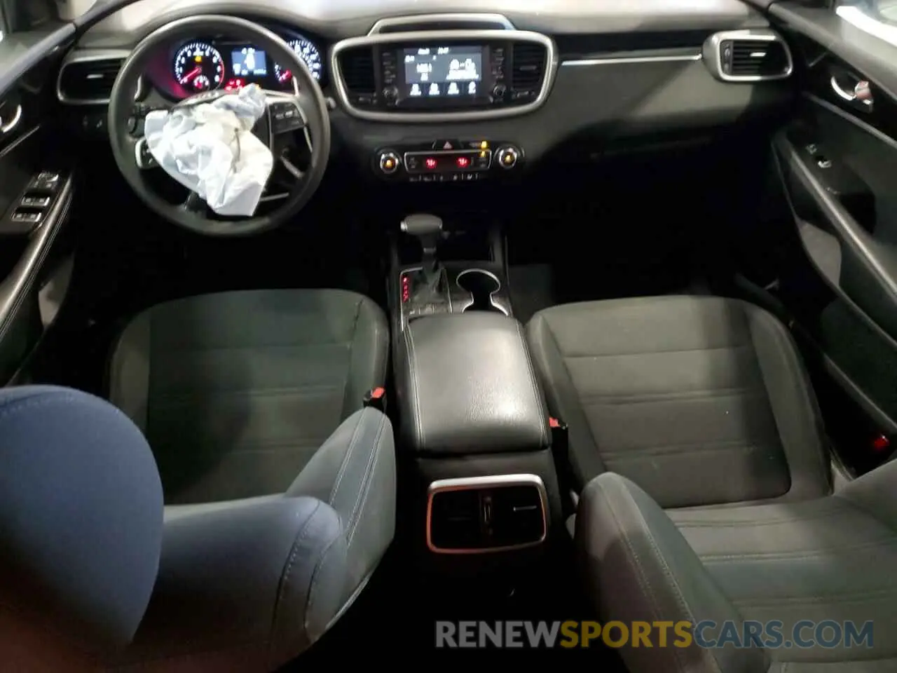 8 Photograph of a damaged car 5XYPG4A58KG580316 KIA SORENTO 2019