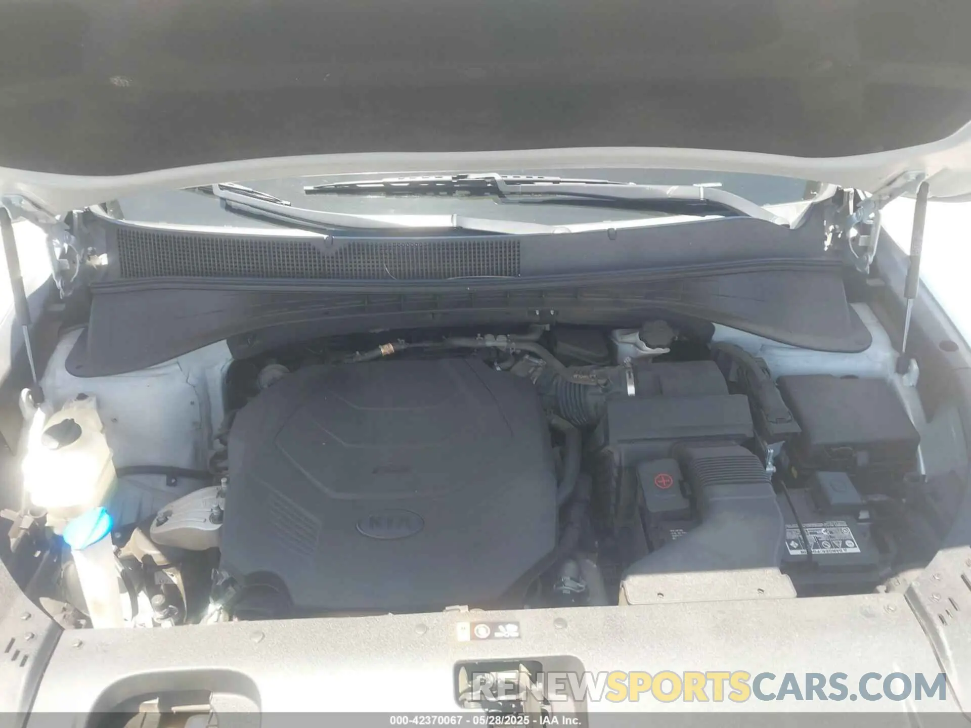 10 Photograph of a damaged car 5XYPG4A58KG597729 KIA SORENTO 2019