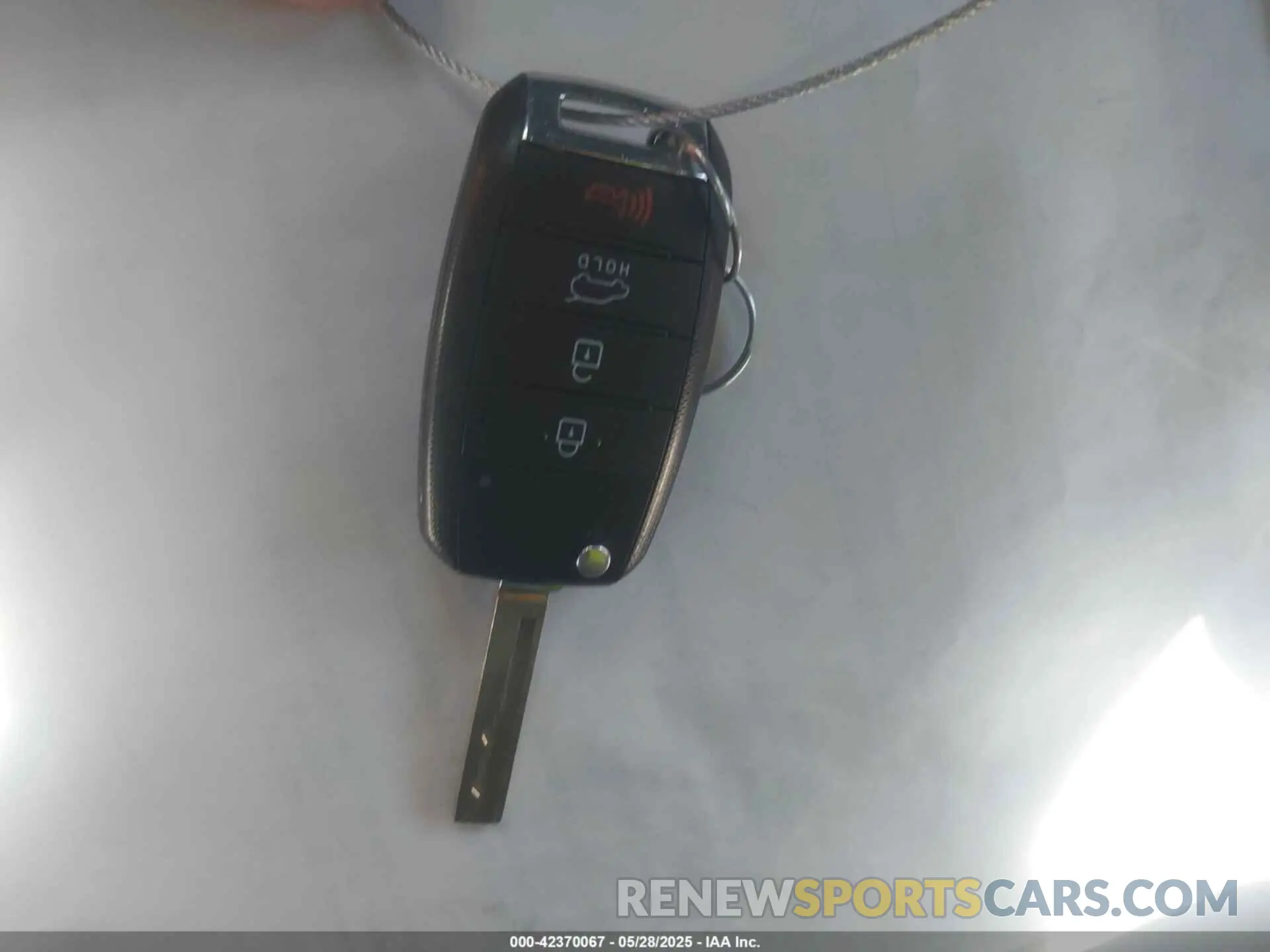11 Photograph of a damaged car 5XYPG4A58KG597729 KIA SORENTO 2019