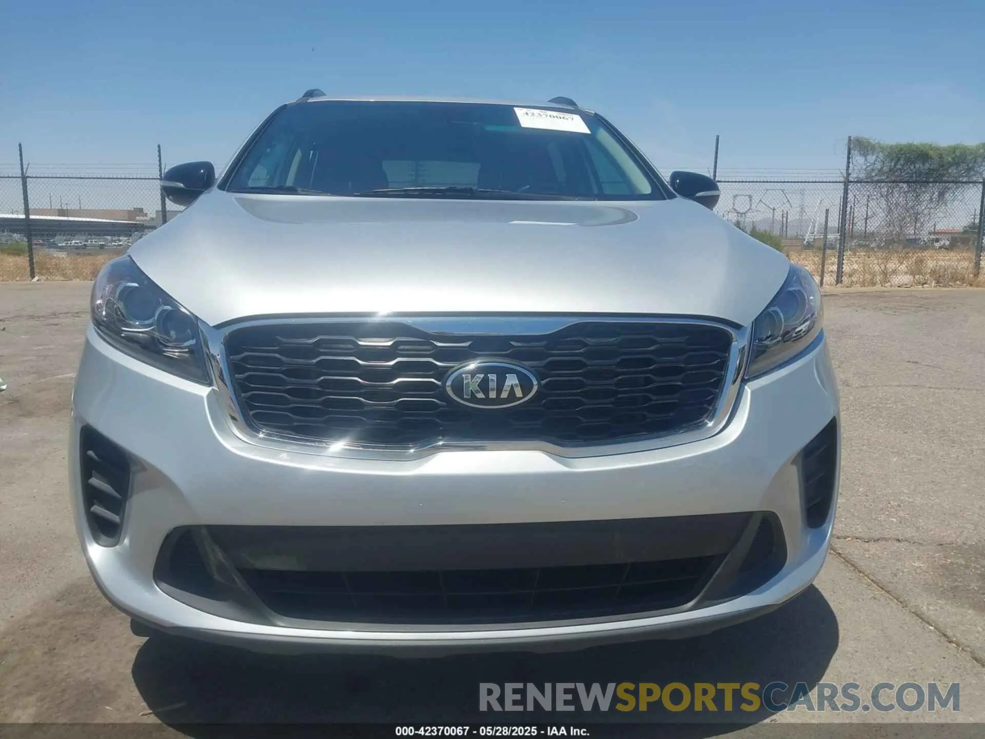 12 Photograph of a damaged car 5XYPG4A58KG597729 KIA SORENTO 2019