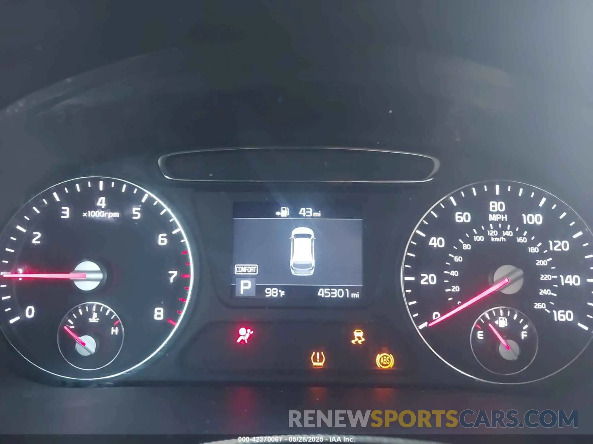 7 Photograph of a damaged car 5XYPG4A58KG597729 KIA SORENTO 2019