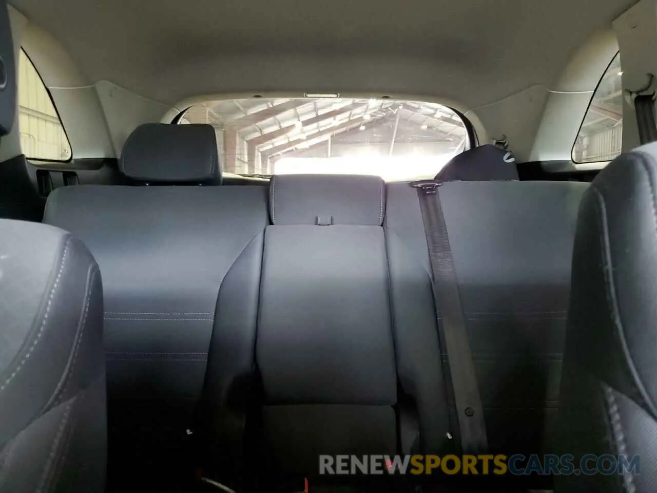 10 Photograph of a damaged car 5XYPG4A59KG442557 KIA SORENTO 2019