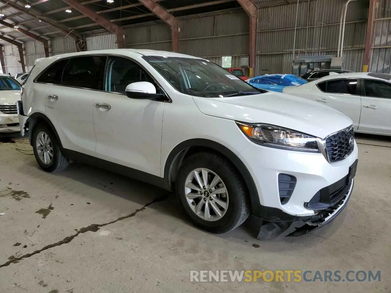 4 Photograph of a damaged car 5XYPG4A59KG442557 KIA SORENTO 2019