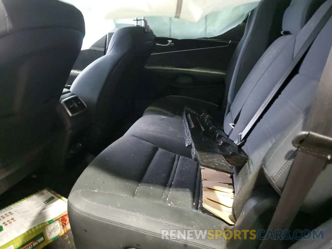 10 Photograph of a damaged car 5XYPG4A59KG479446 KIA SORENTO 2019