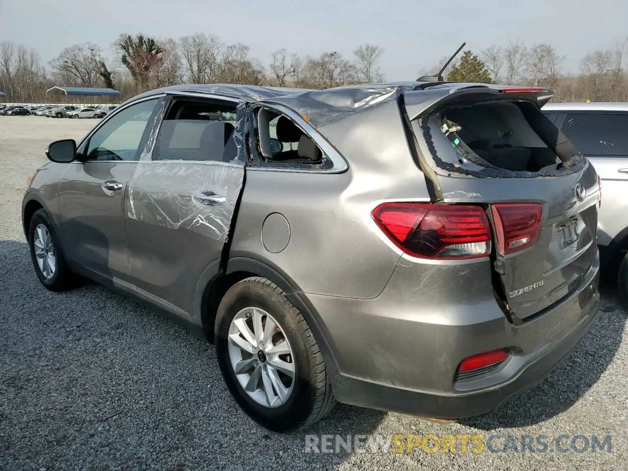 2 Photograph of a damaged car 5XYPG4A59KG487787 KIA SORENTO 2019