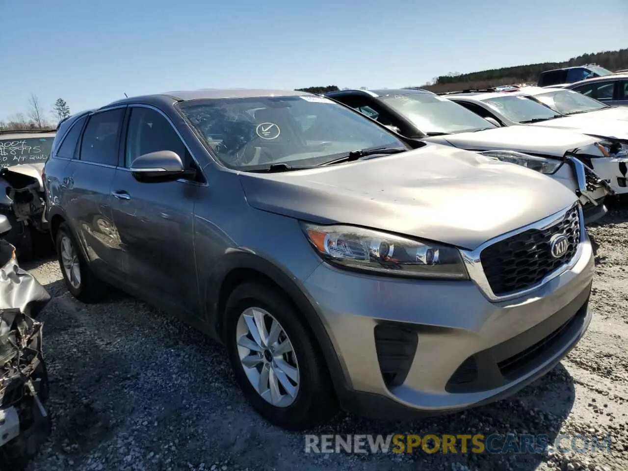 4 Photograph of a damaged car 5XYPG4A59KG487787 KIA SORENTO 2019