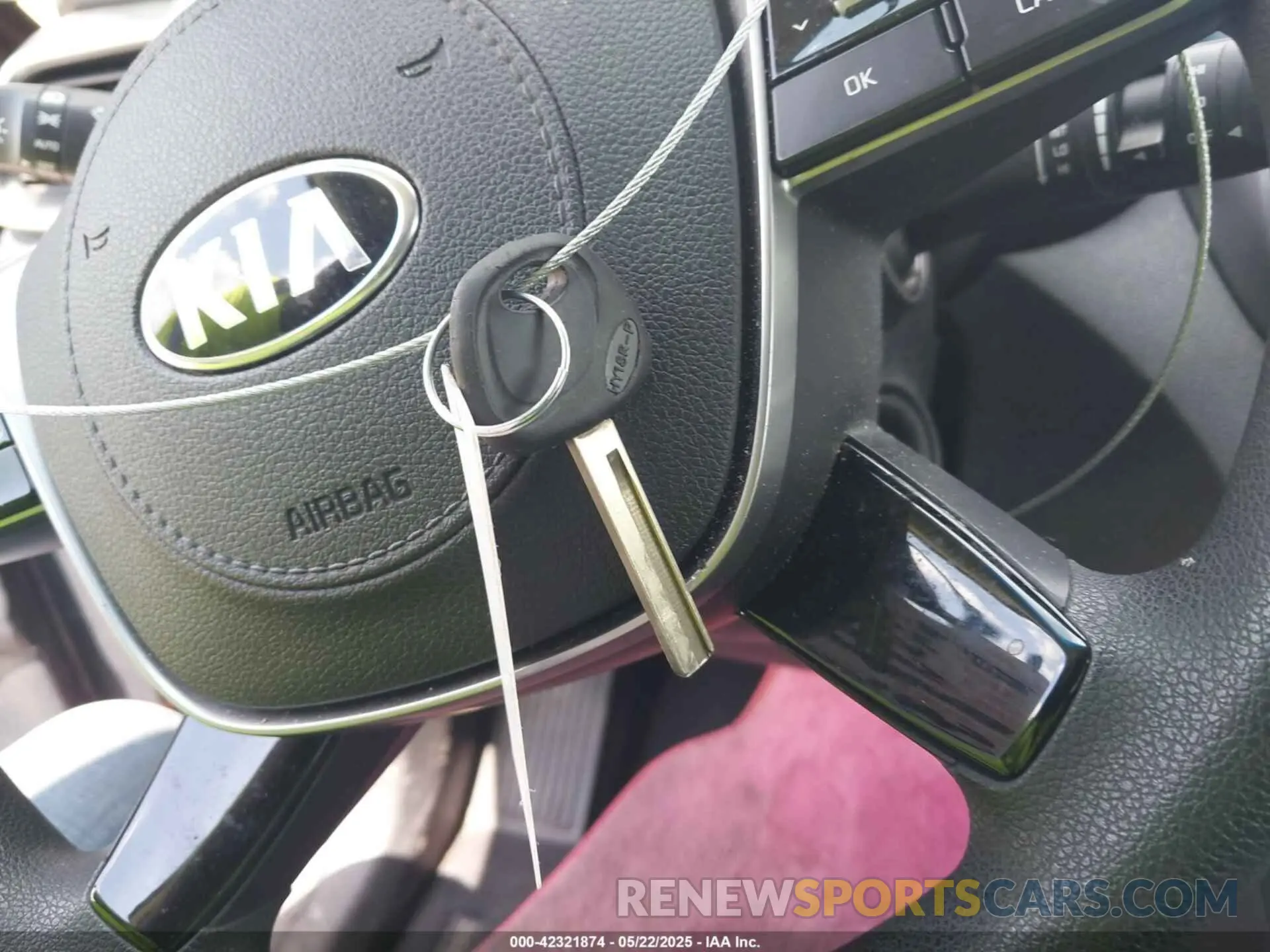 11 Photograph of a damaged car 5XYPG4A59KG497042 KIA SORENTO 2019