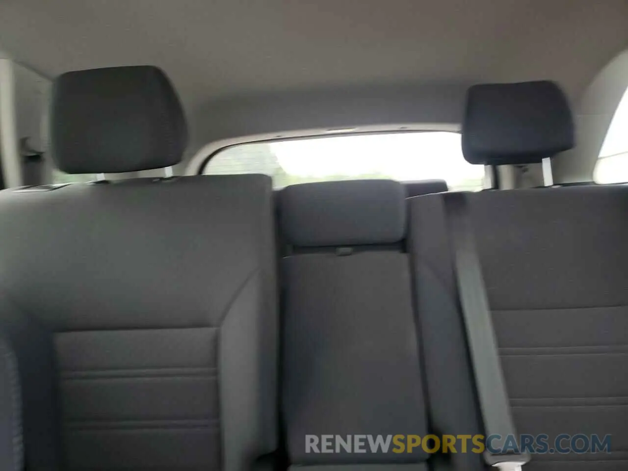 10 Photograph of a damaged car 5XYPG4A59KG576937 KIA SORENTO 2019